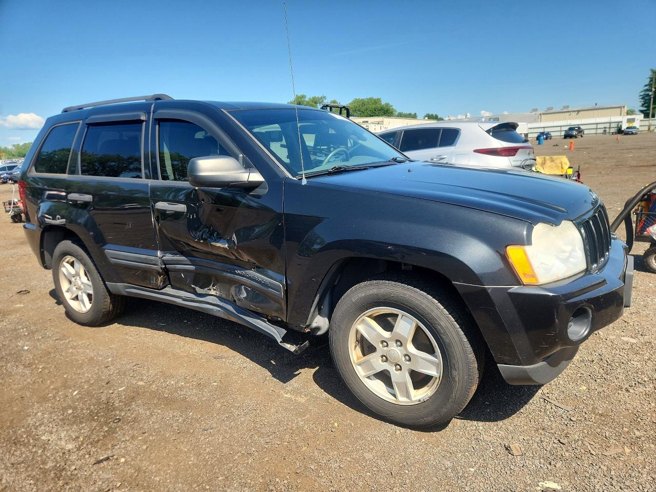 2005 Jeep Grand Cherokee Laredo/columbia/freedom Black vin: 1J4GR48K55C541000