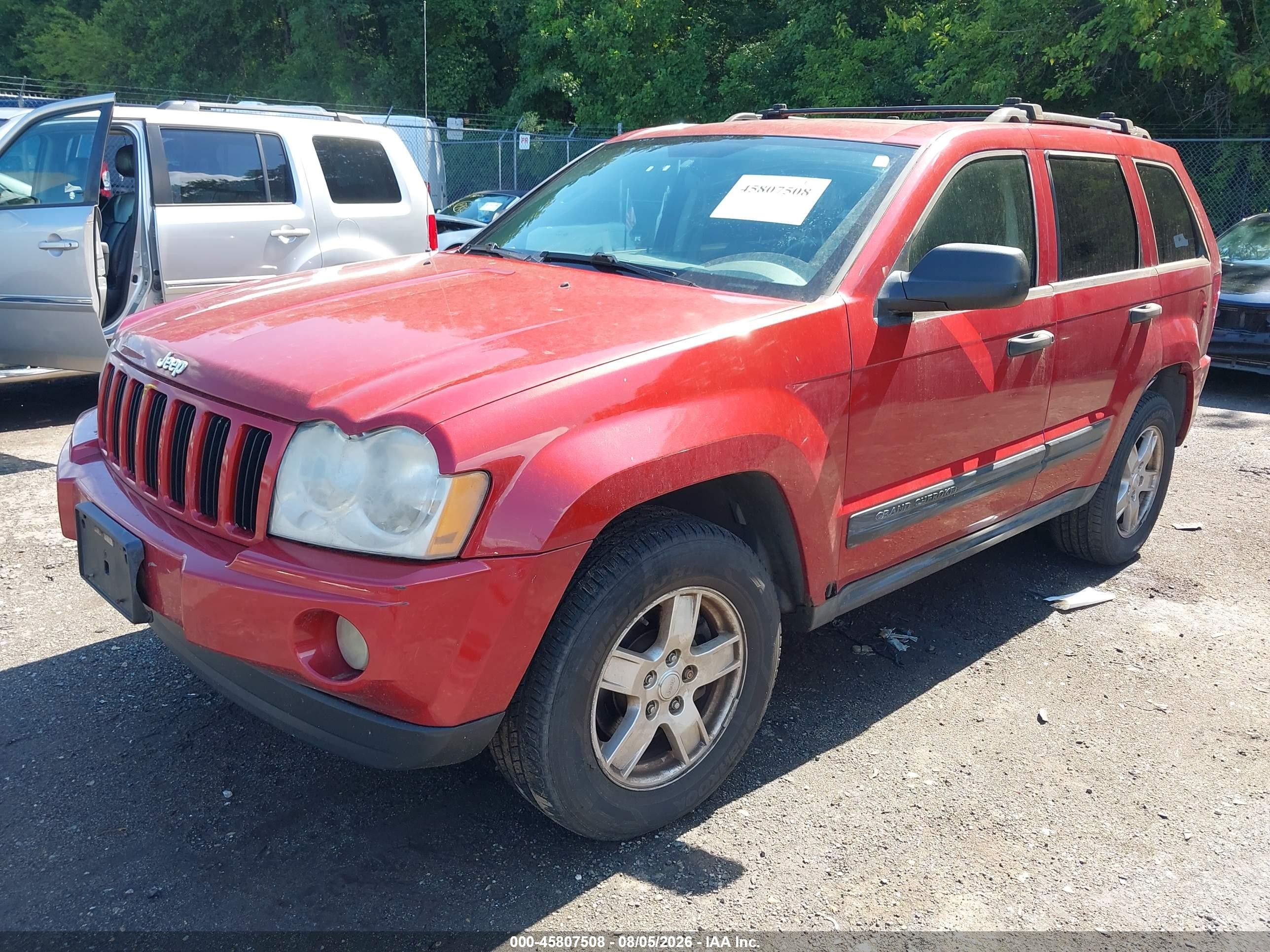 2005 Jeep Grand Cherokee Laredo Red vin: 1J4GR48K55C630758