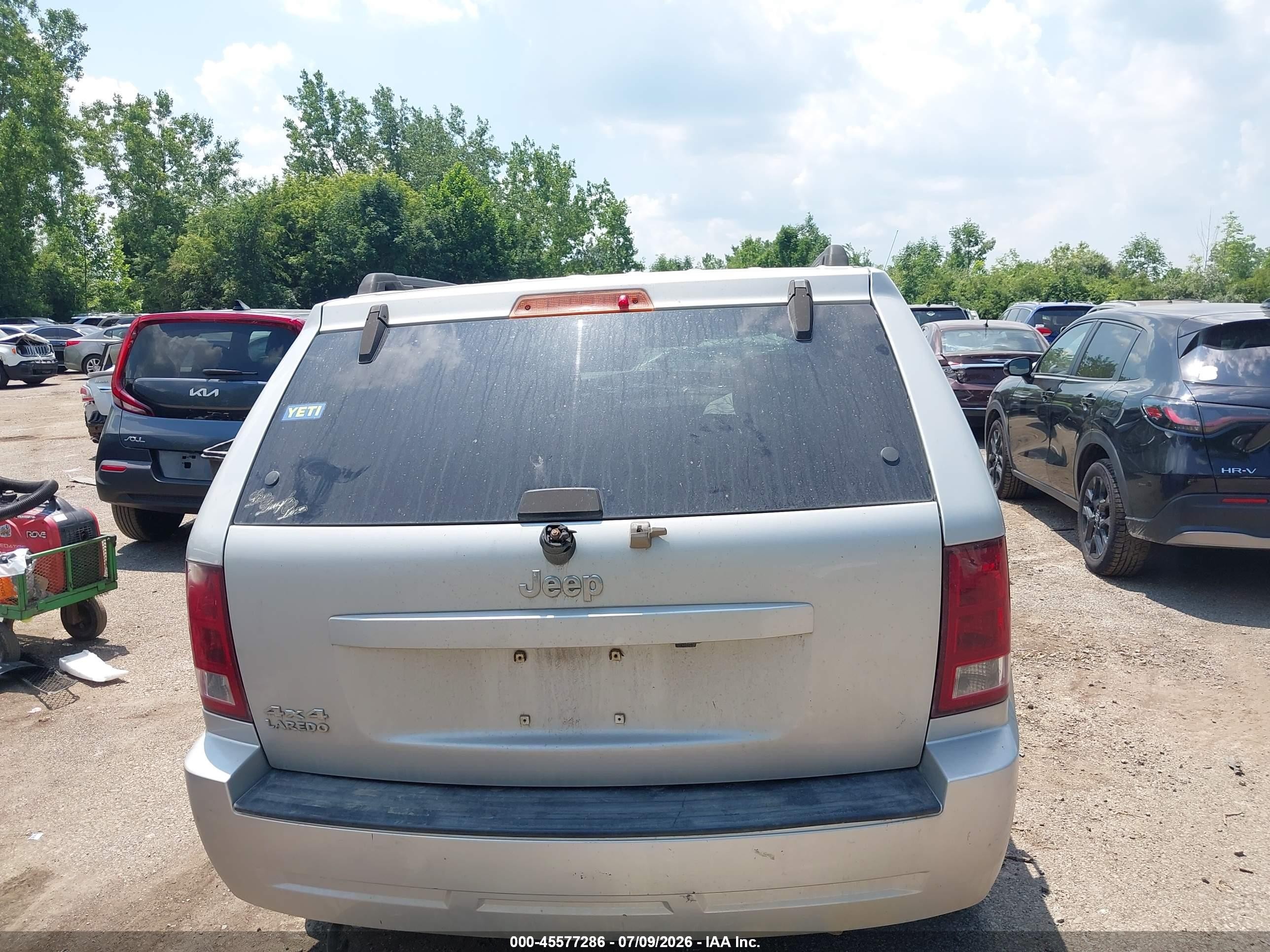 2006 Jeep Grand Cherokee Laredo Silver vin: 1J4GR48K56C321728