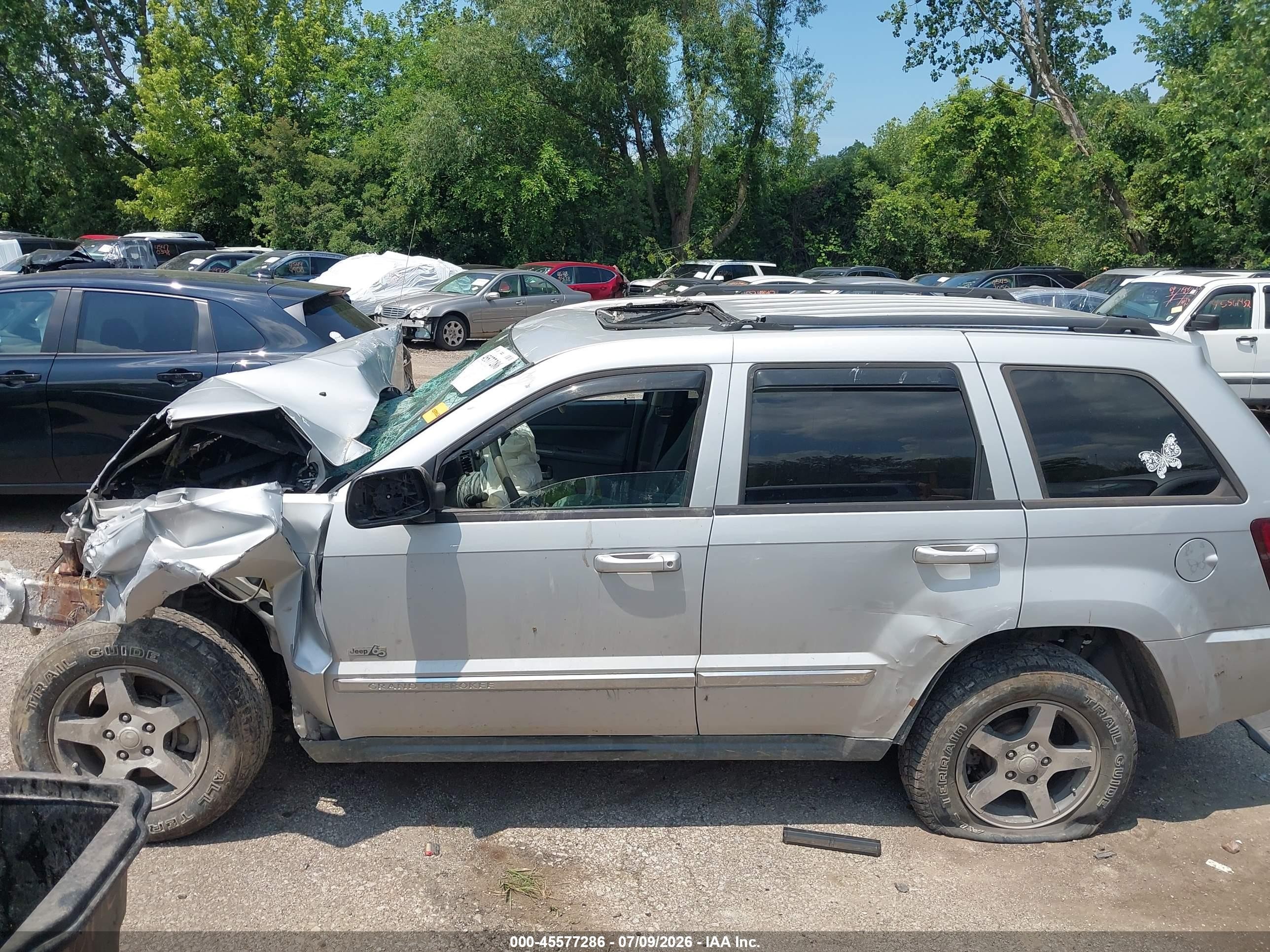 2006 Jeep Grand Cherokee Laredo Silver vin: 1J4GR48K56C321728
