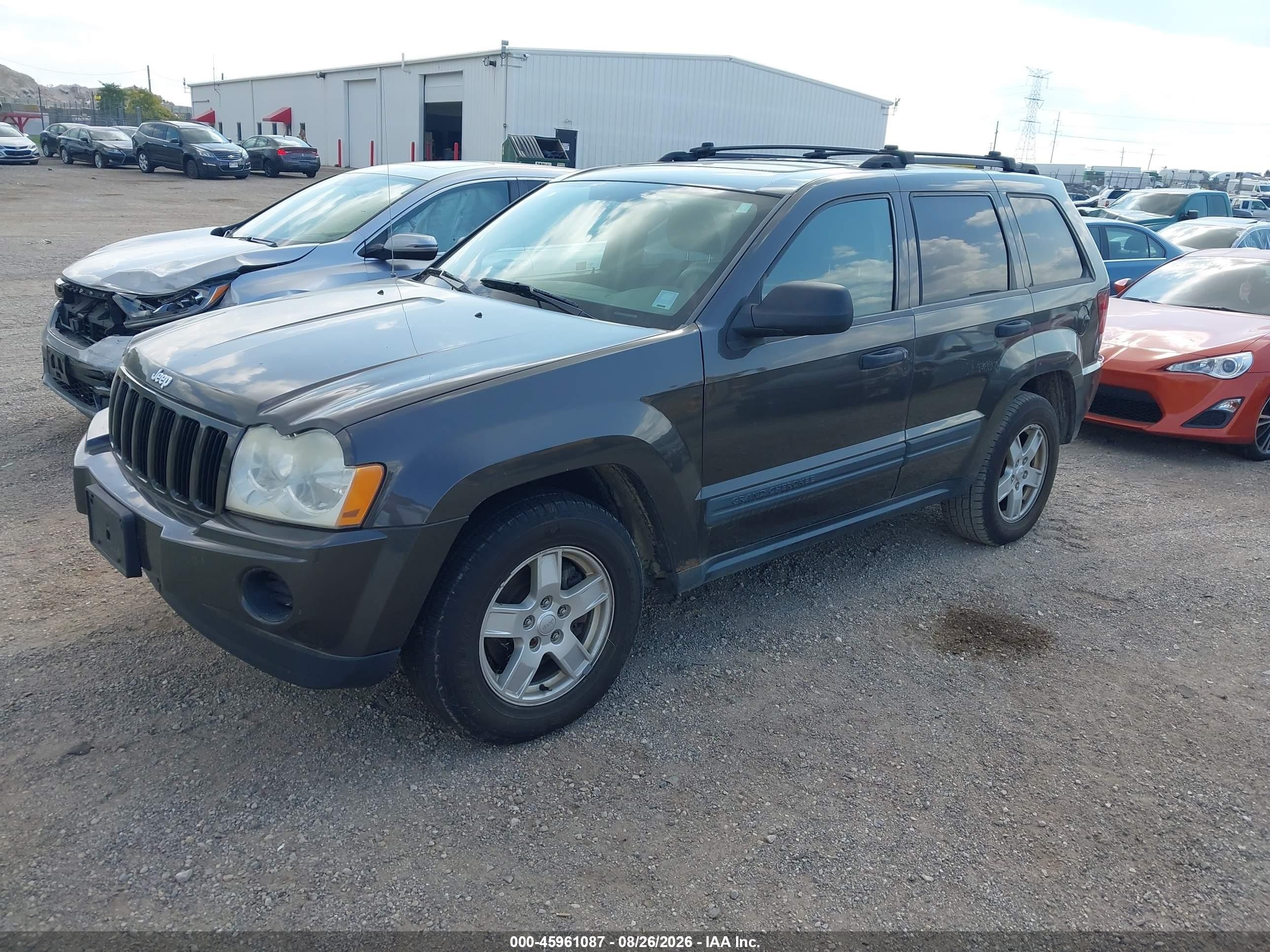 2005 Jeep Grand Cherokee Laredo Gray vin: 1J4GR48K75C607028
