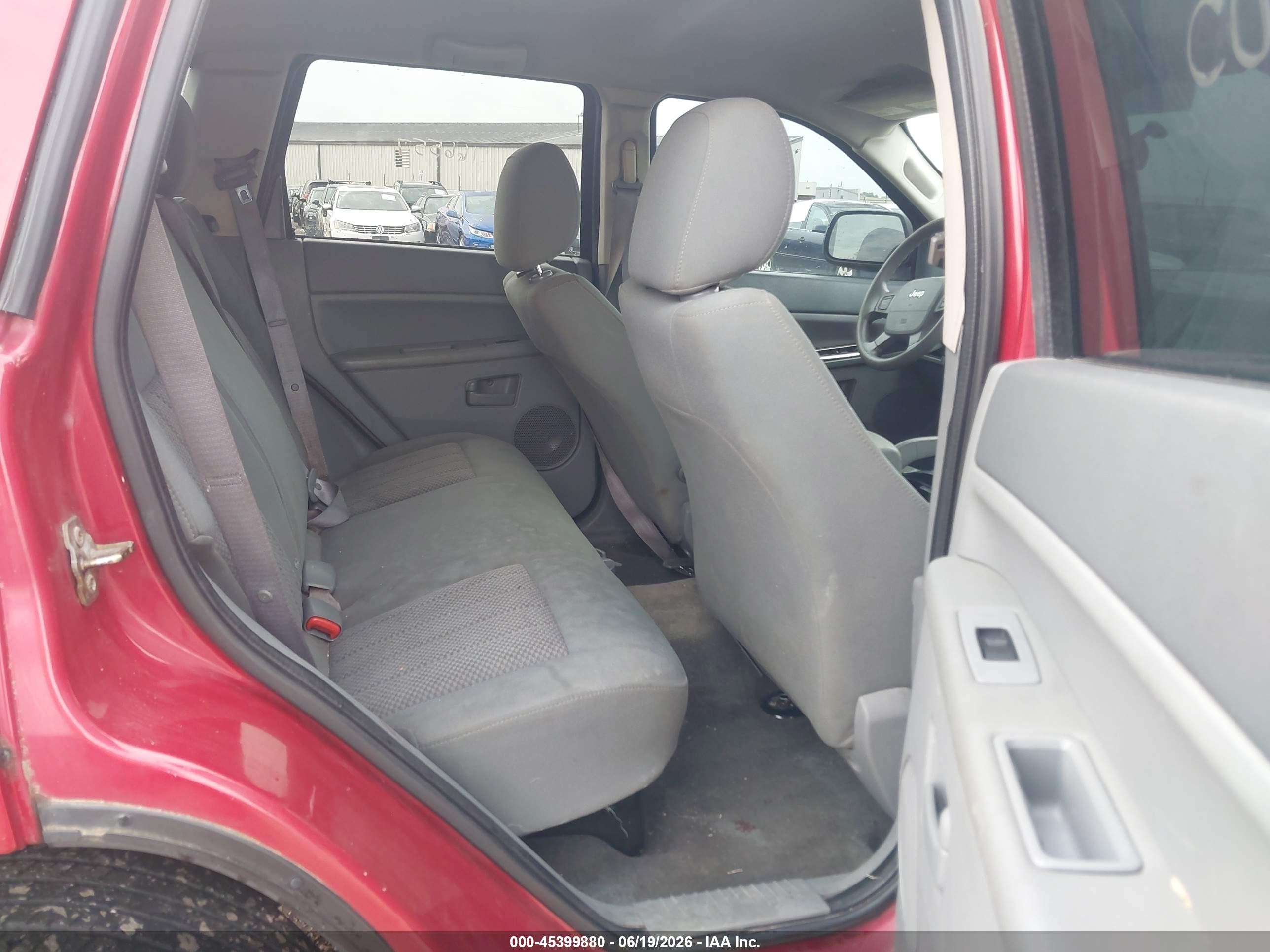 2005 Jeep Grand Cherokee Laredo Red vin: 1J4GR48K75C627361