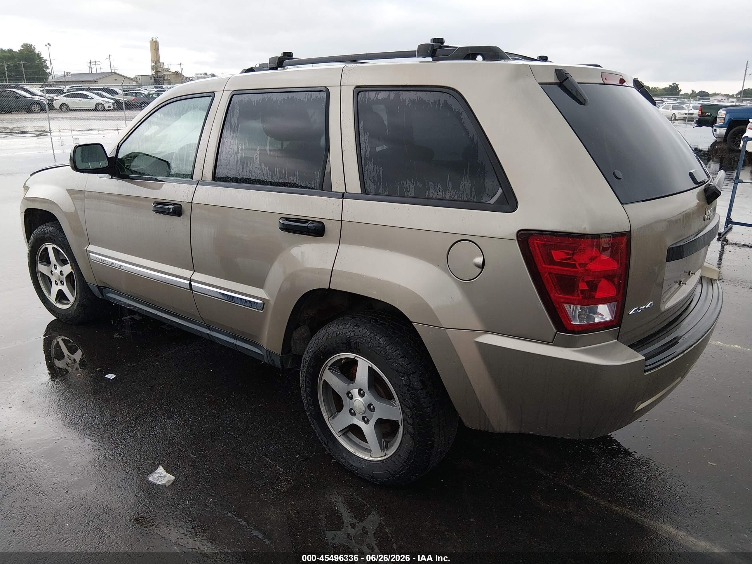 2005 Jeep Grand Cherokee Laredo Gold vin: 1J4GR48K75C646749