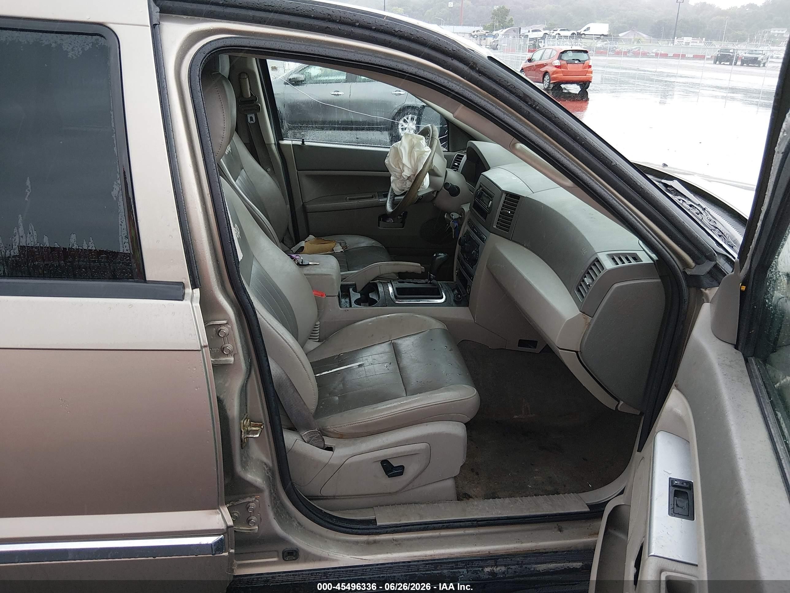 2005 Jeep Grand Cherokee Laredo Gold vin: 1J4GR48K75C646749