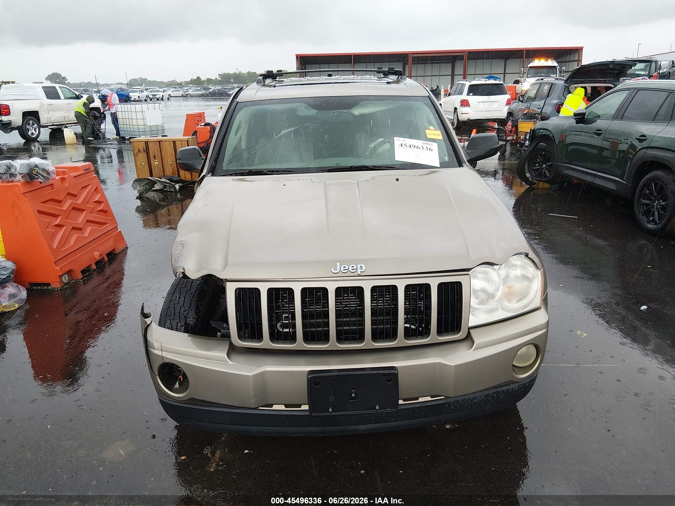 2005 Jeep Grand Cherokee Laredo Gold vin: 1J4GR48K75C646749