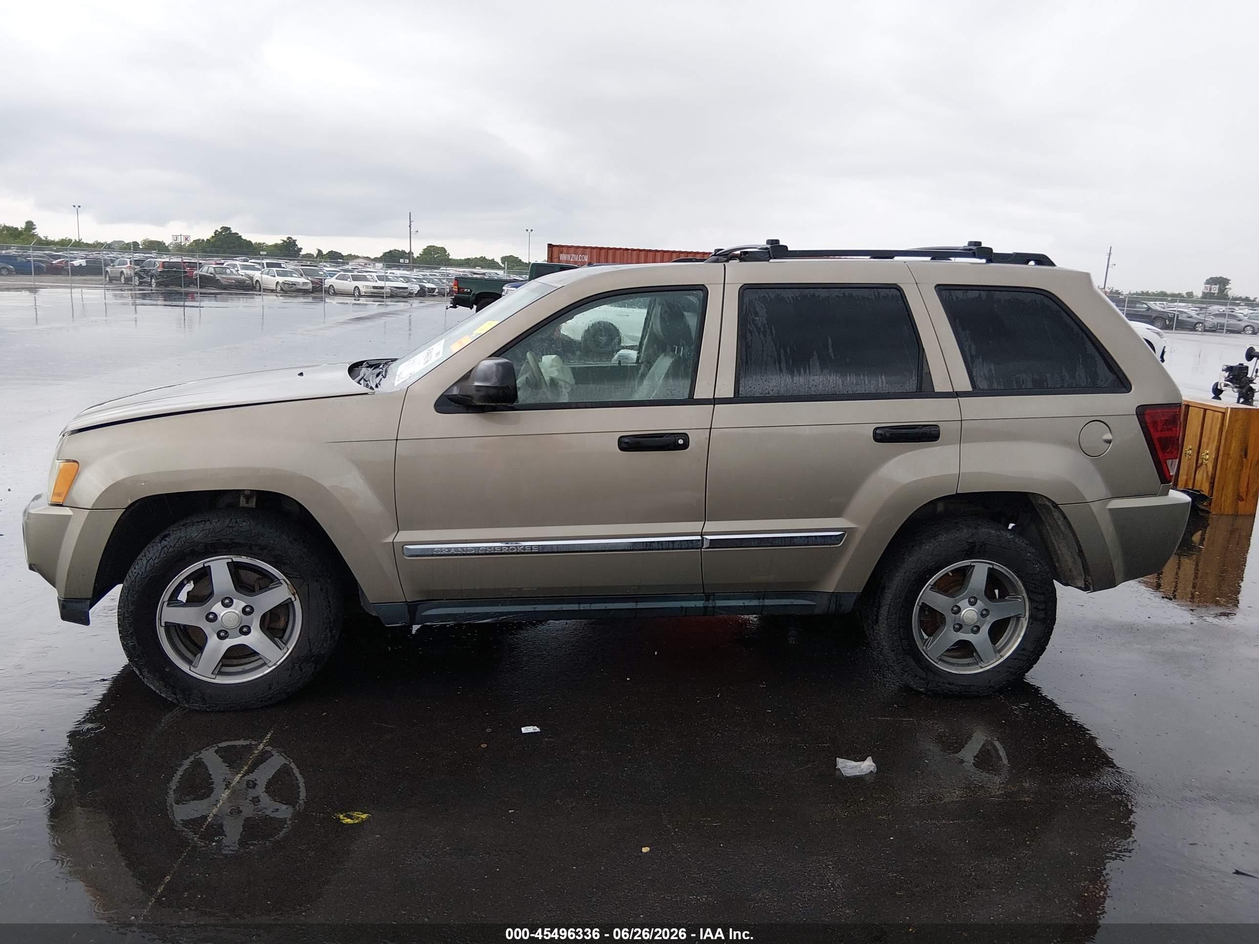 2005 Jeep Grand Cherokee Laredo Gold vin: 1J4GR48K75C646749