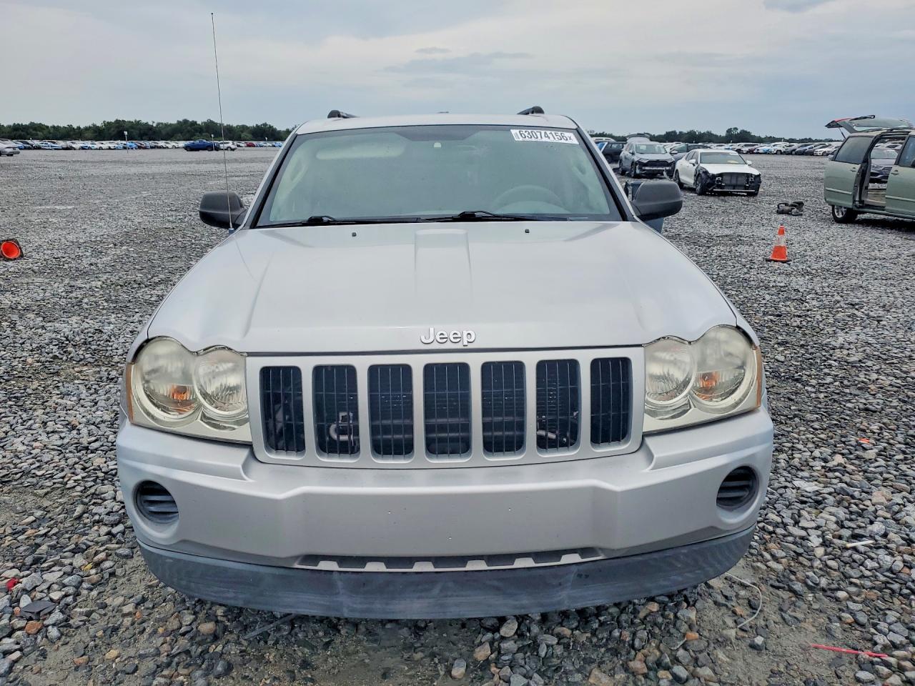 2006 Jeep Grand Cherokee Laredo Silver vin: 1J4GR48K76C112765