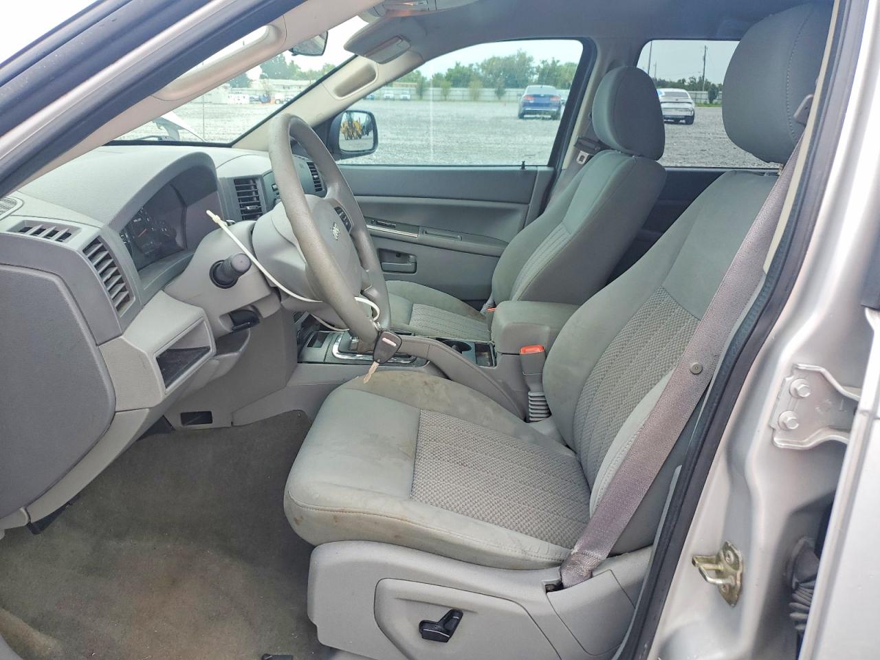 2006 Jeep Grand Cherokee Laredo Silver vin: 1J4GR48K76C112765