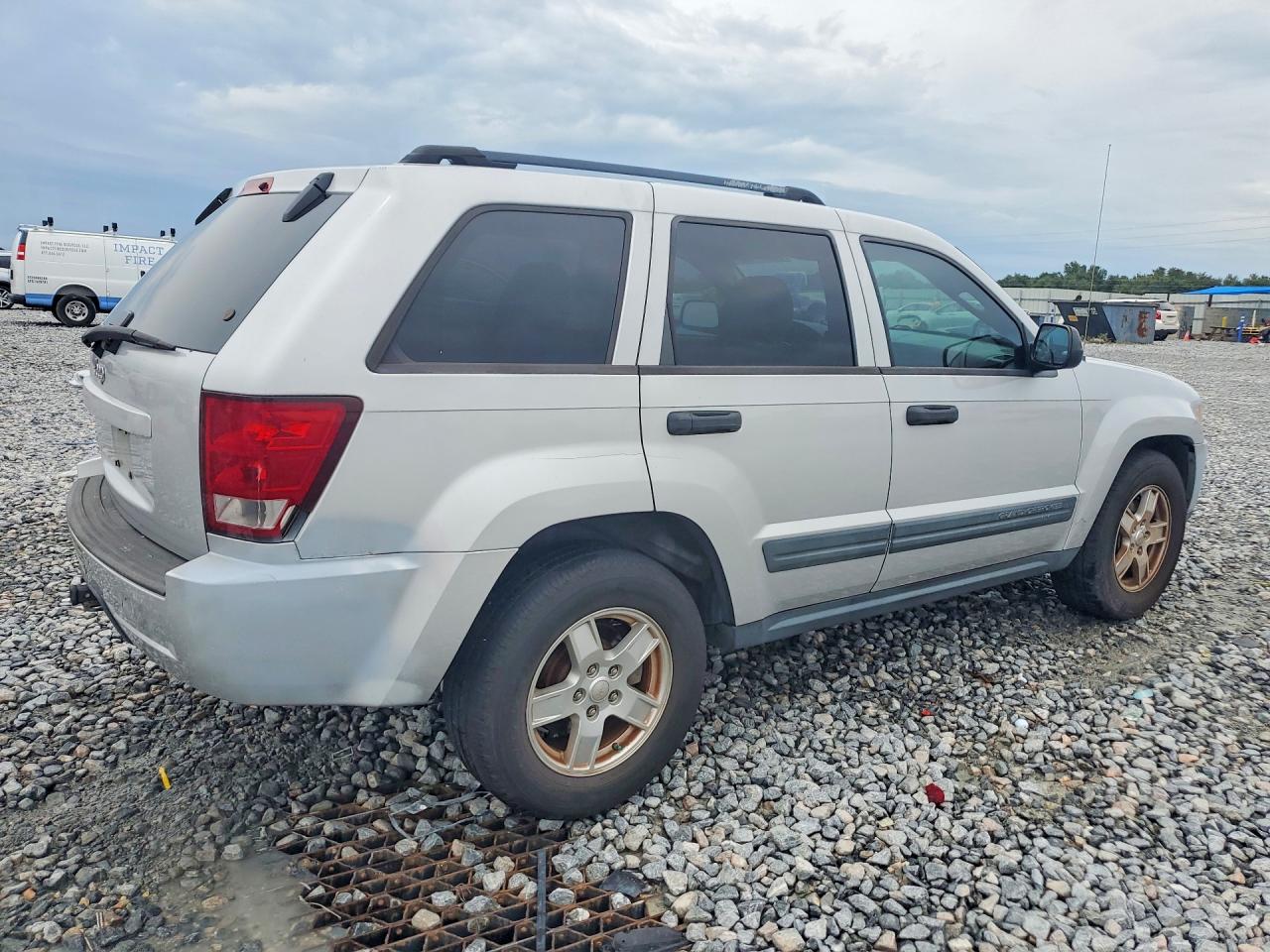 2006 Jeep Grand Cherokee Laredo Silver vin: 1J4GR48K76C112765