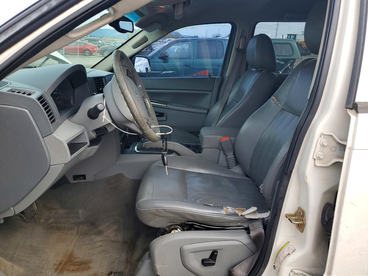2006 Jeep Grand Cherokee Laredo White vin: 1J4GR48K76C152067