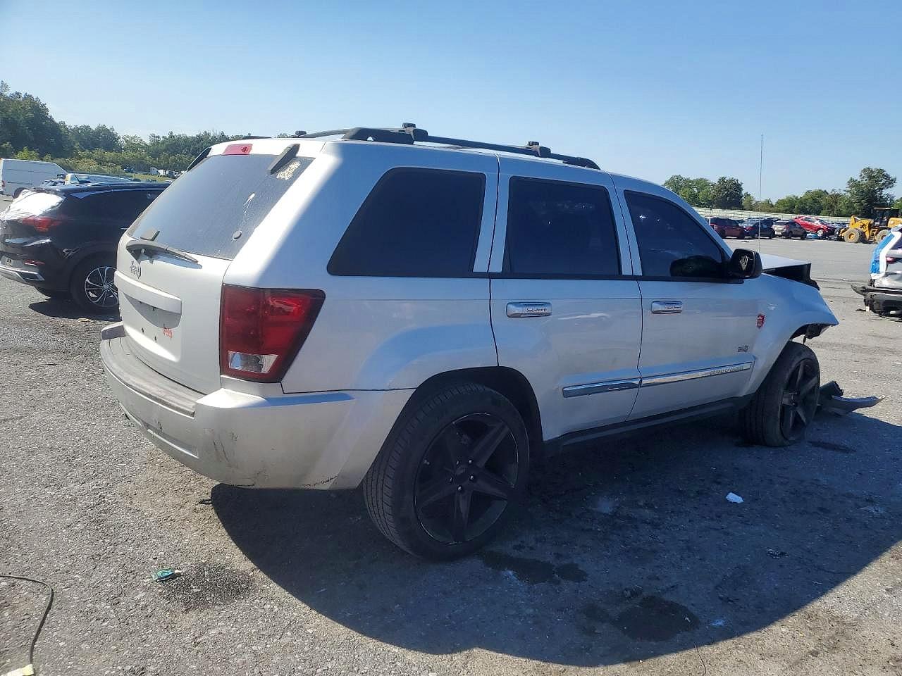 2006 Jeep Grand Cherokee Laredo Silver vin: 1J4GR48K76C260477