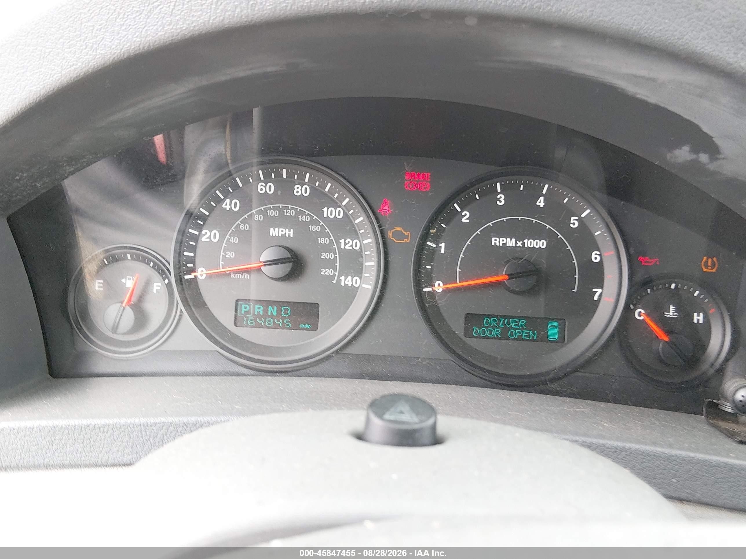 2005 Jeep Grand Cherokee Laredo Burgundy vin: 1J4GR48K85C504216