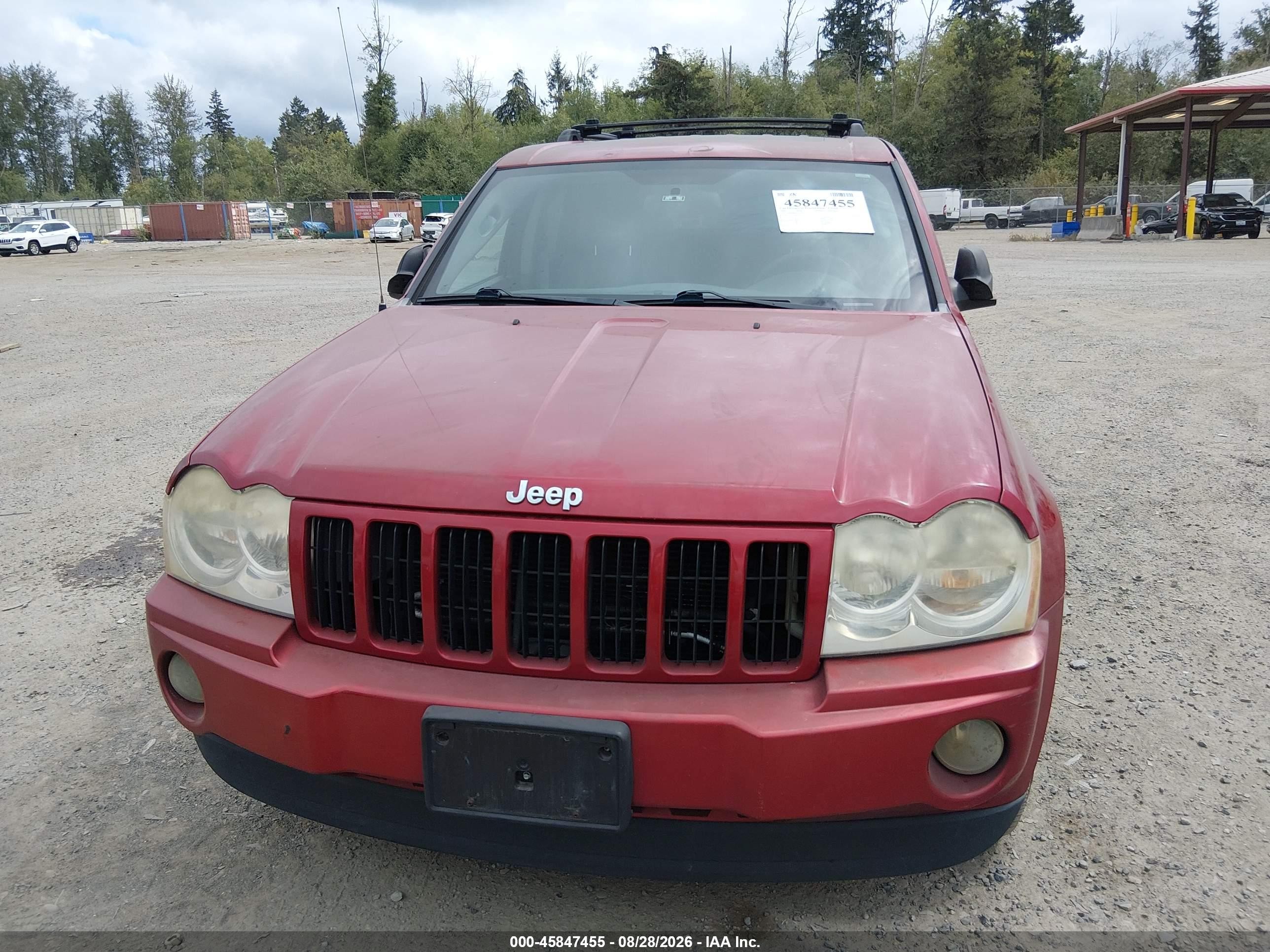 2005 Jeep Grand Cherokee Laredo Burgundy vin: 1J4GR48K85C504216