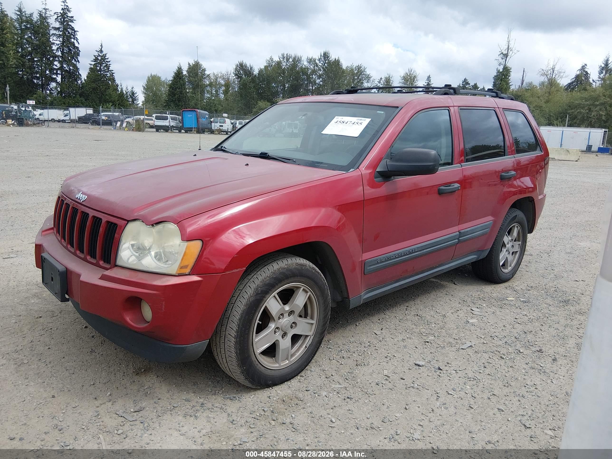 2005 Jeep Grand Cherokee Laredo Burgundy vin: 1J4GR48K85C504216