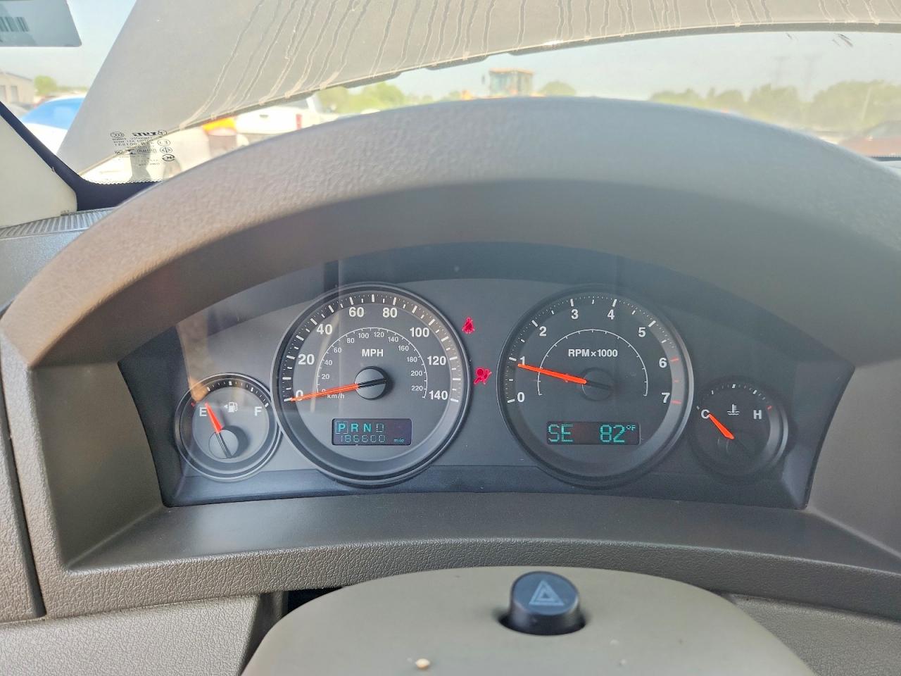 2005 Jeep Grand Cherokee Laredo Gray vin: 1J4GR48K85C509402