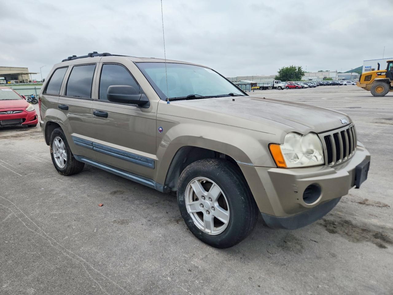 2005 Jeep Grand Cherokee Laredo Tan vin: 1J4GR48K85C640703