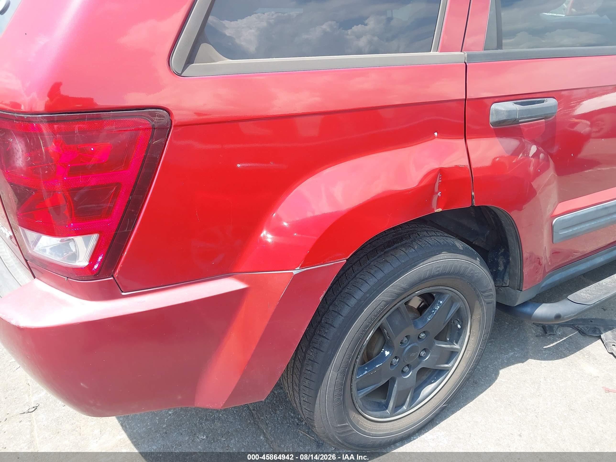 2005 Jeep Grand Cherokee Laredo Красный vin: 1J4GR48K85C701032