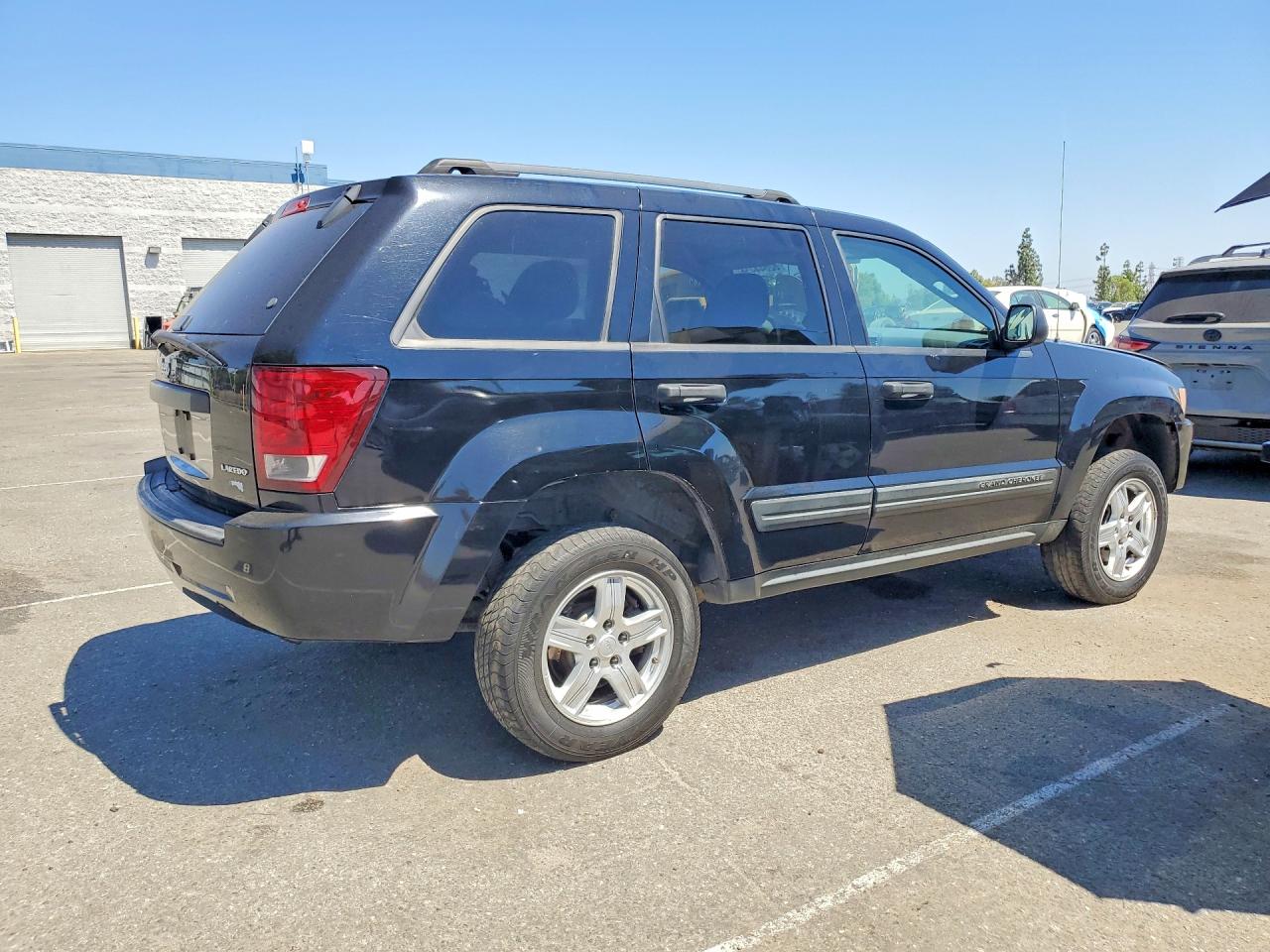 2005 Jeep Grand Cherokee Laredo Black vin: 1J4GR48K85C709972