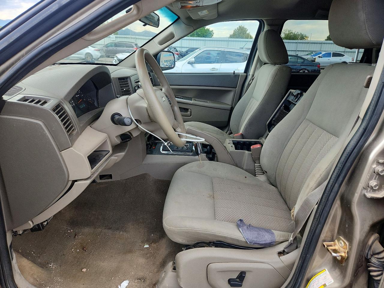 2006 Jeep Grand Cherokee Laredo Tan vin: 1J4GR48K86C309802