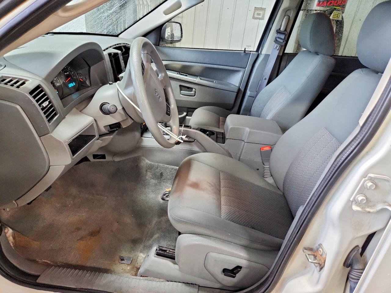2005 Jeep Grand Cherokee Laredo White vin: 1J4GR48K95C553859
