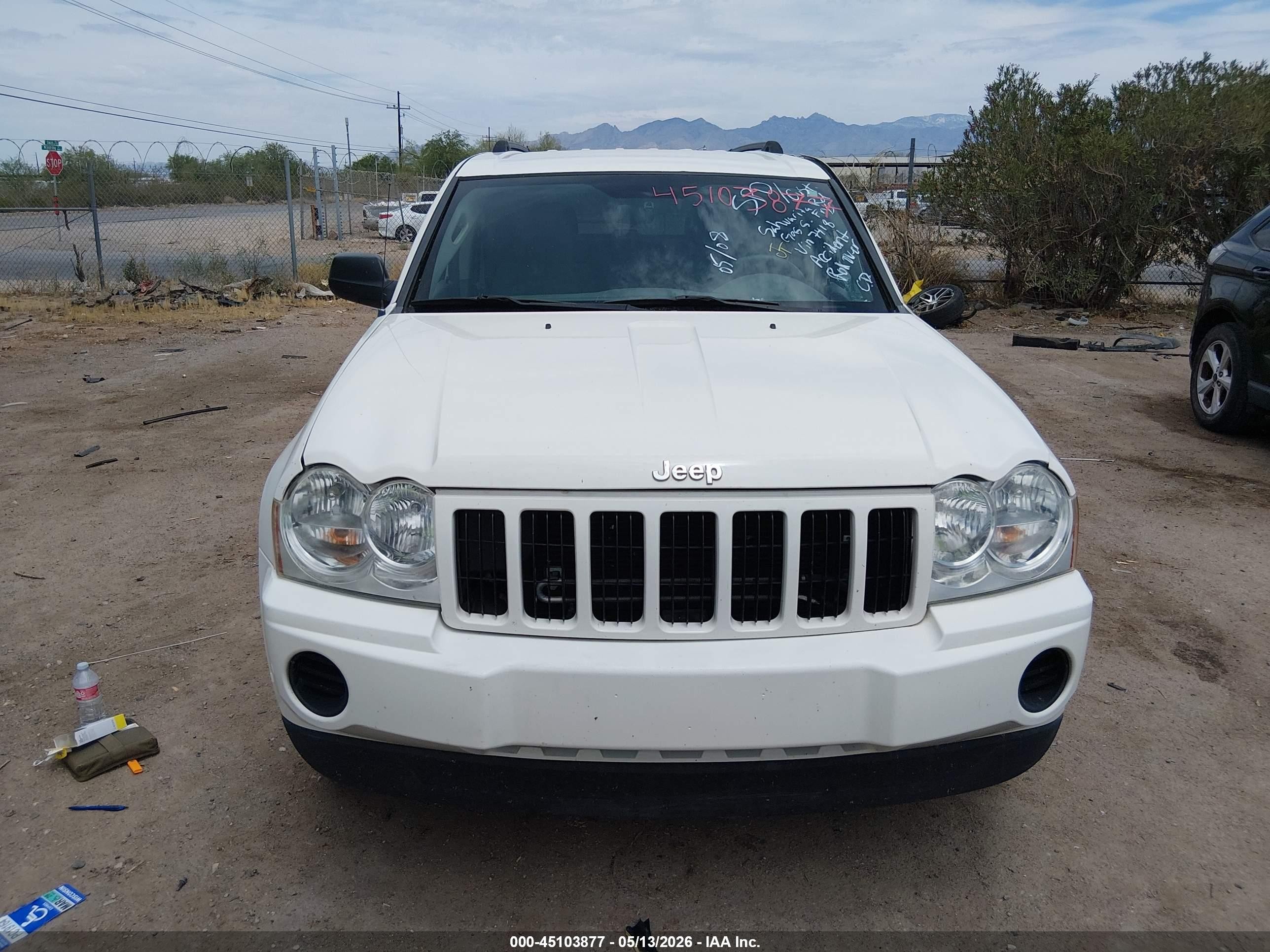 2005 Jeep Grand Cherokee Laredo White vin: 1J4GR48K95C607418