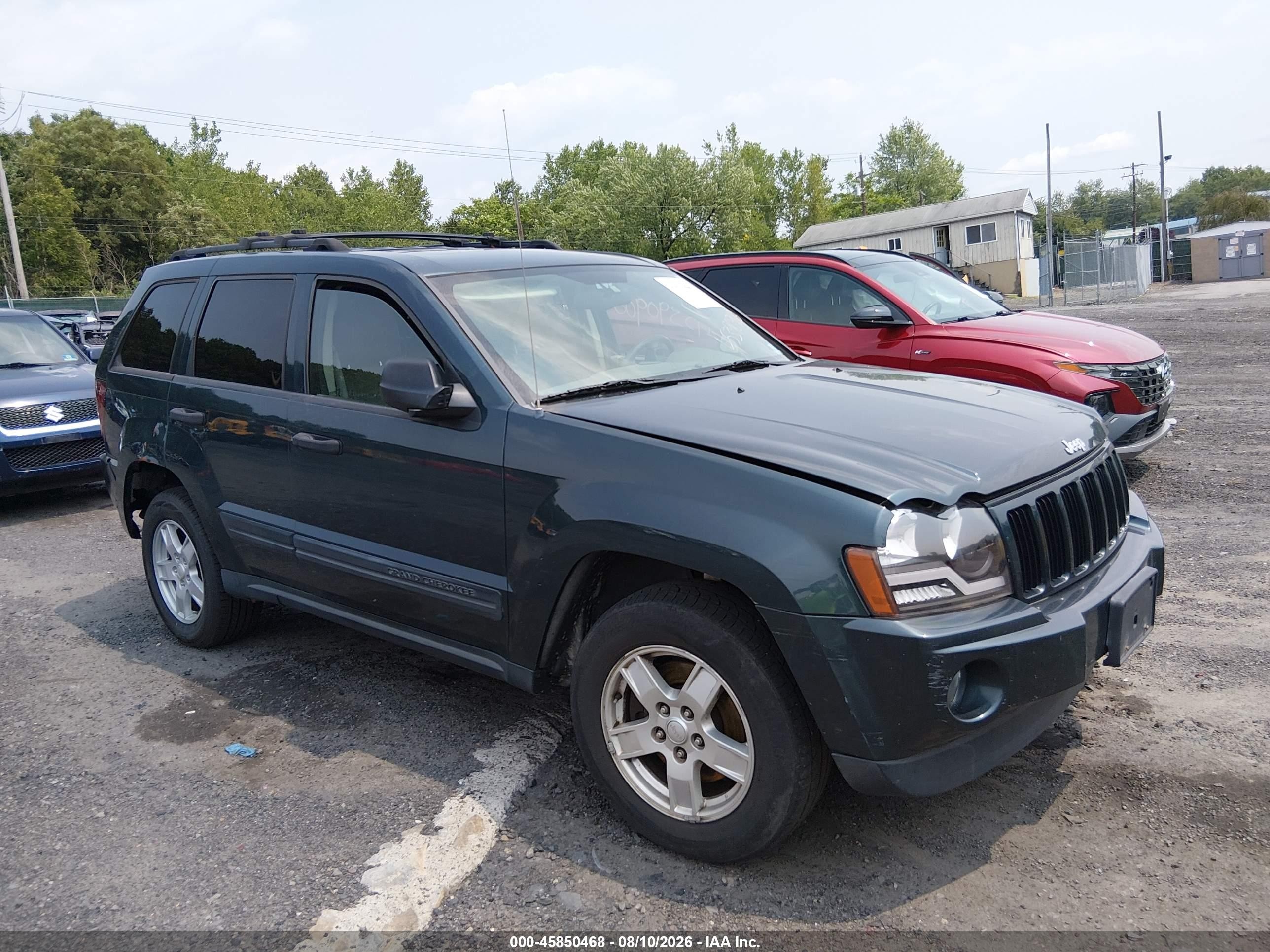 2005 Jeep Grand Cherokee Laredo Gray vin: 1J4GR48K95C653427