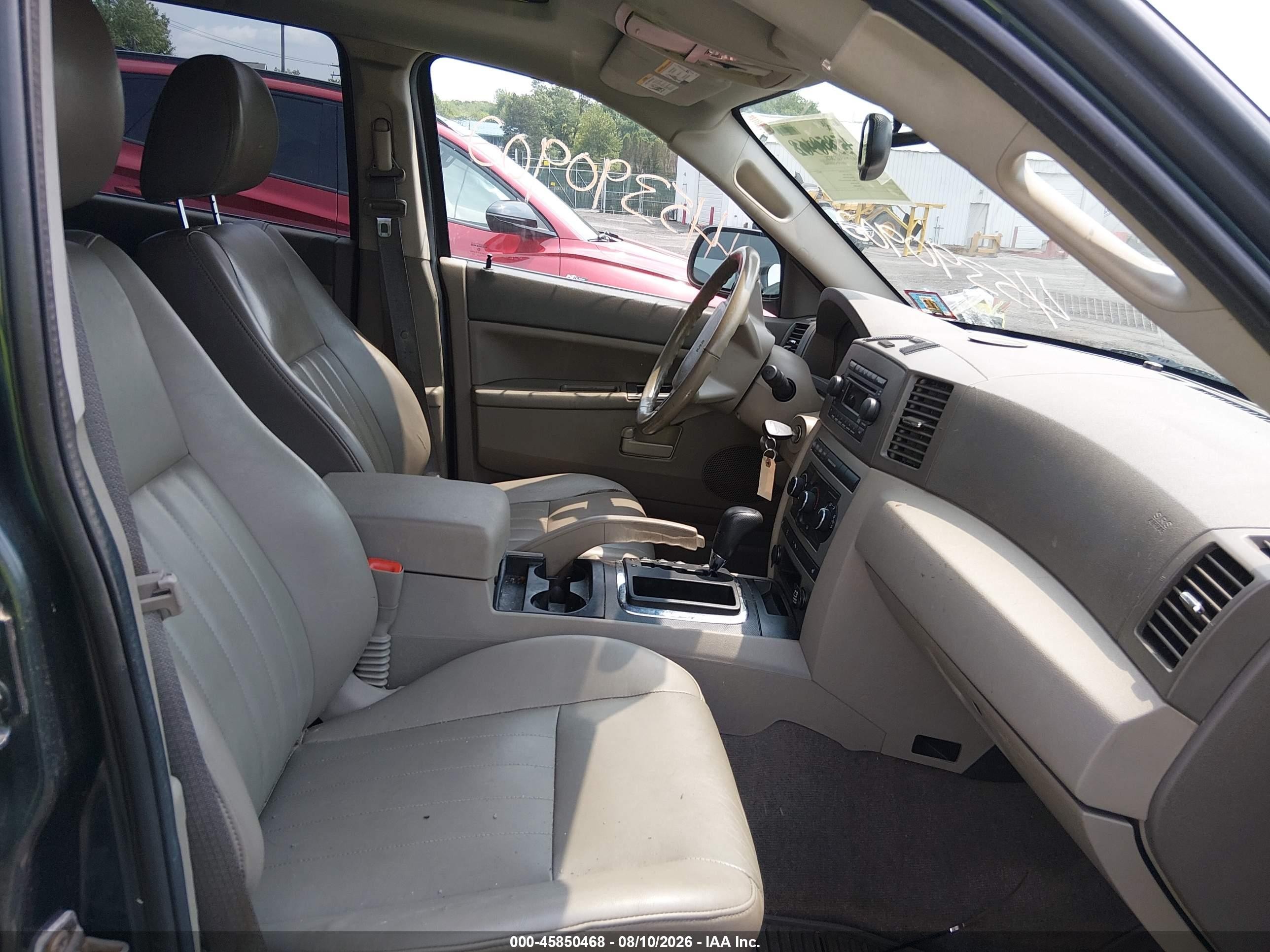 2005 Jeep Grand Cherokee Laredo Gray vin: 1J4GR48K95C653427