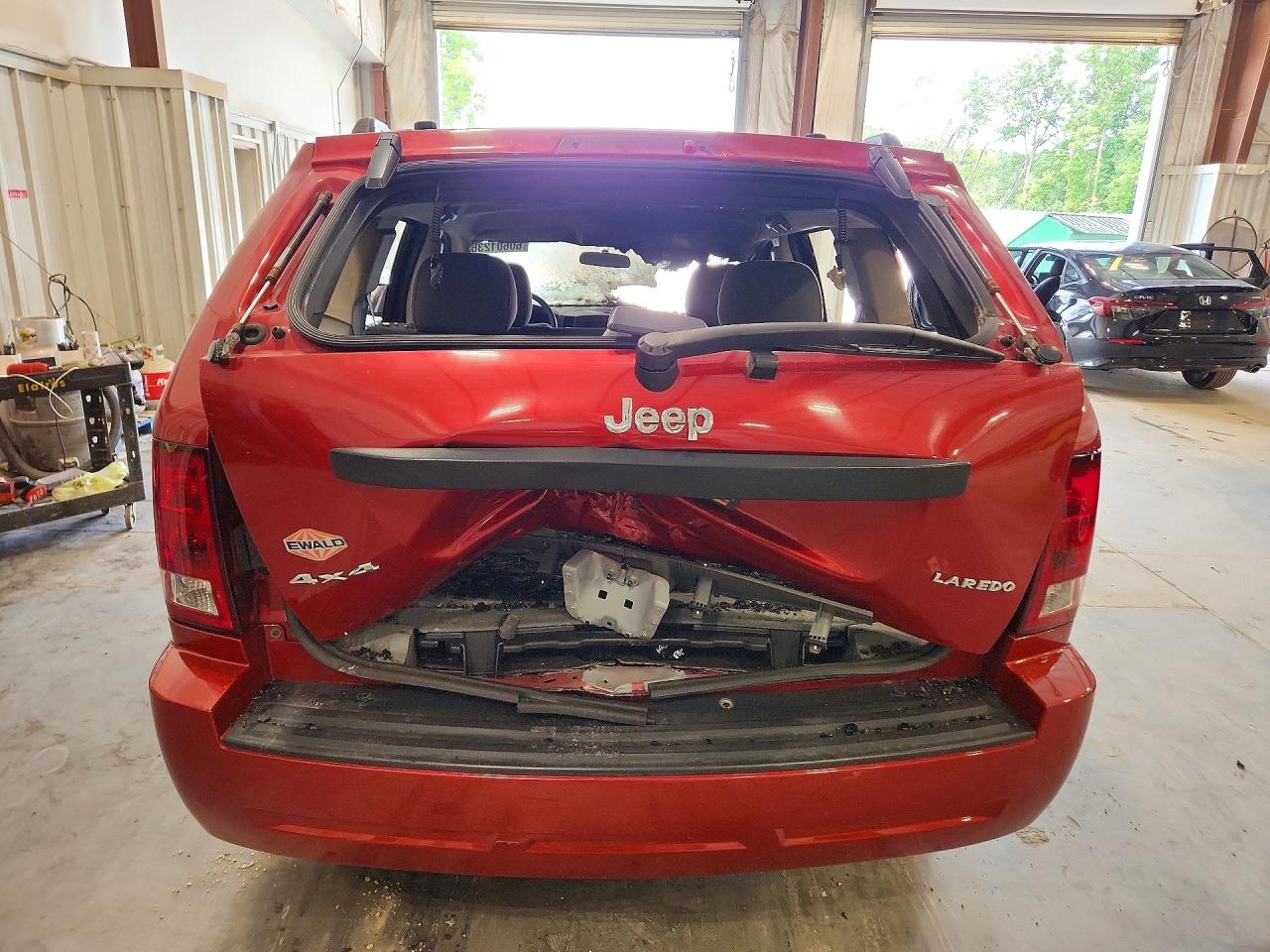 2005 Jeep Grand Cherokee Laredo Maroon vin: 1J4GR48K95C668252