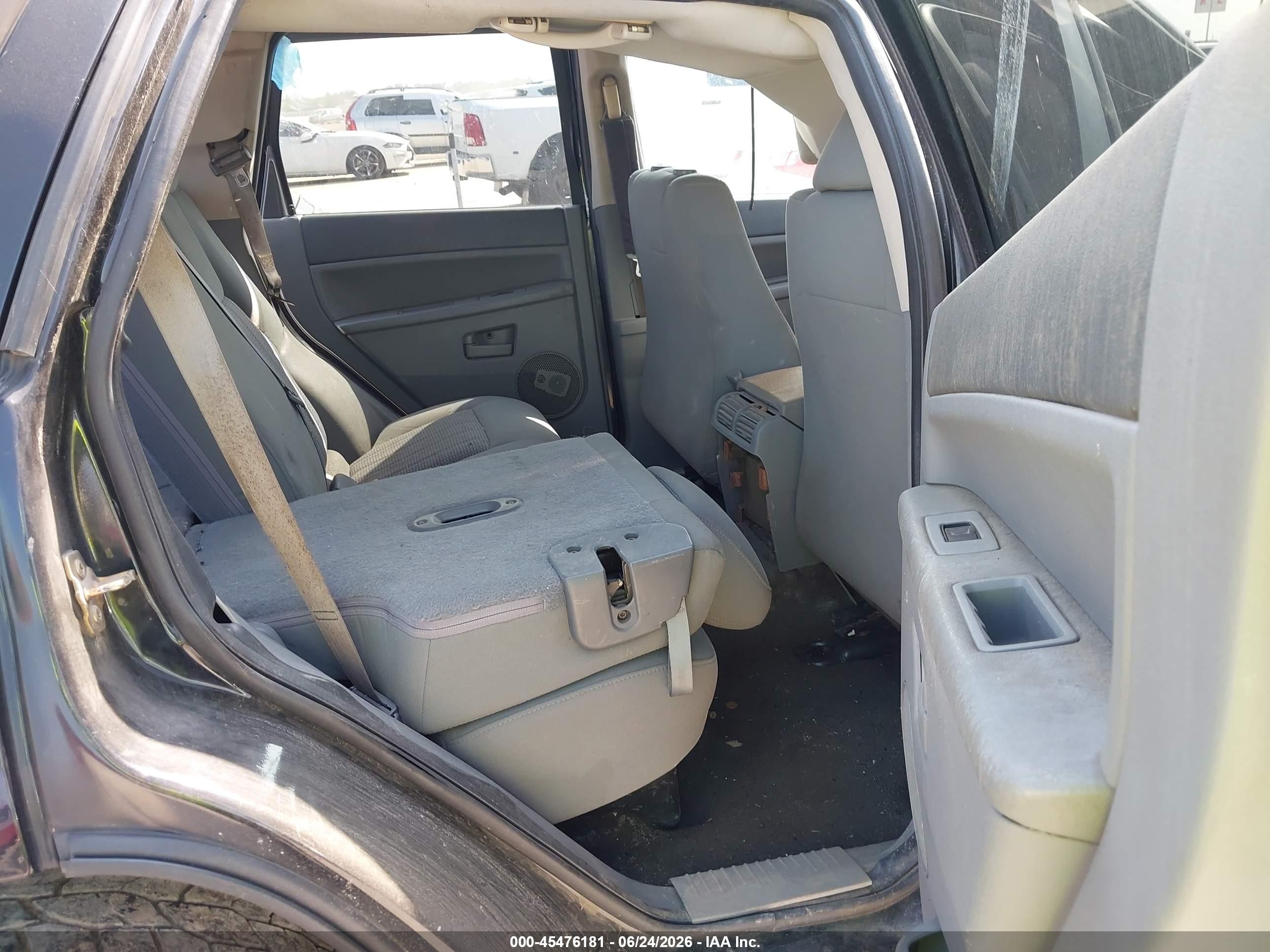 2005 Jeep Grand Cherokee Laredo Black vin: 1J4GR48K95C703405