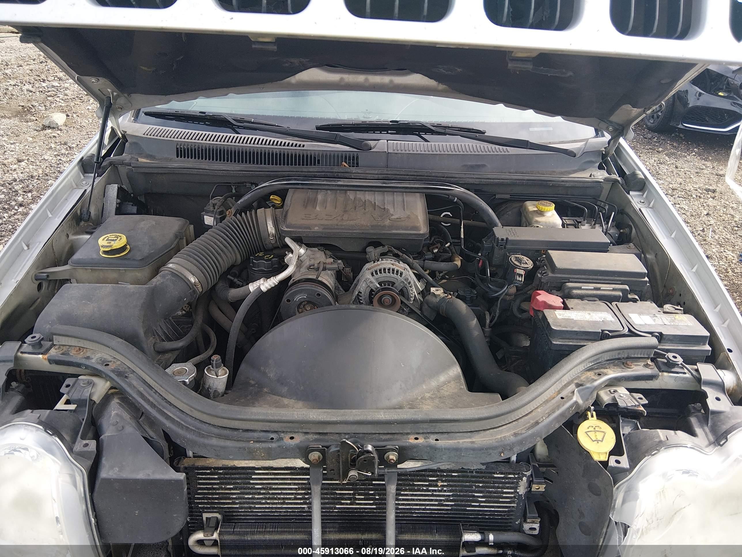 2005 Jeep Grand Cherokee Laredo Серебряный vin: 1J4GR48K95C714064