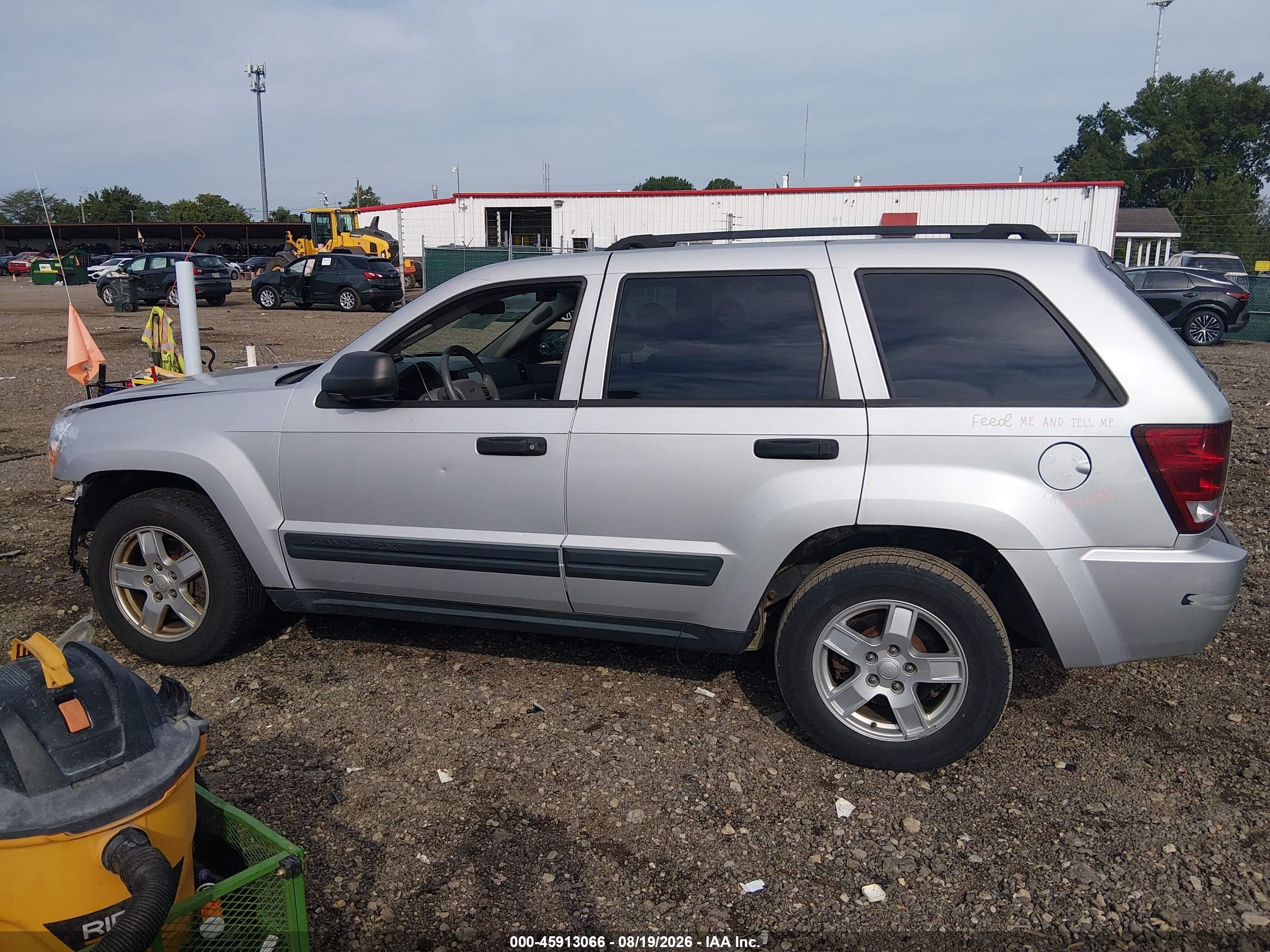 2005 Jeep Grand Cherokee Laredo Серебряный vin: 1J4GR48K95C714064