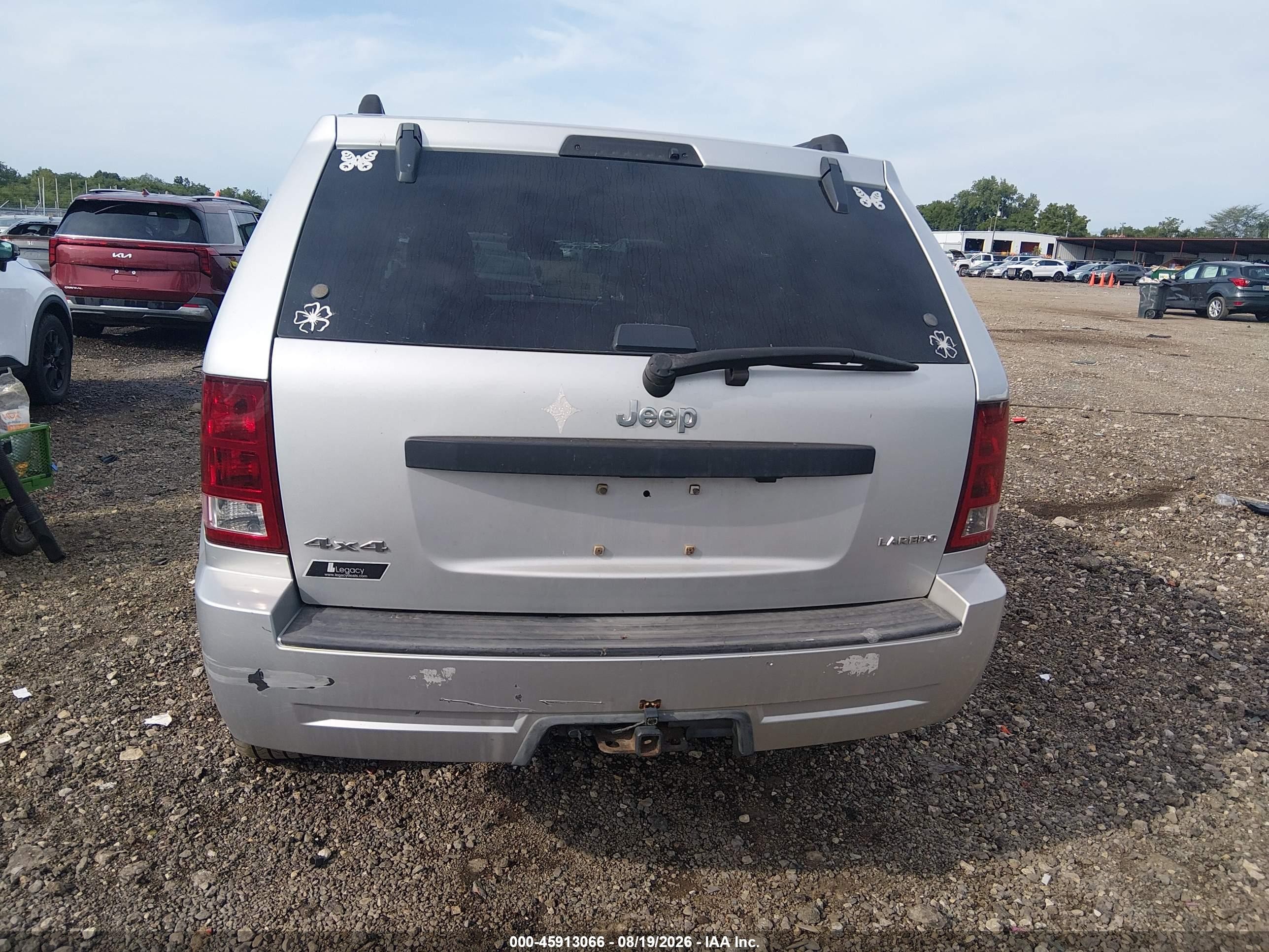 2005 Jeep Grand Cherokee Laredo Серебряный vin: 1J4GR48K95C714064