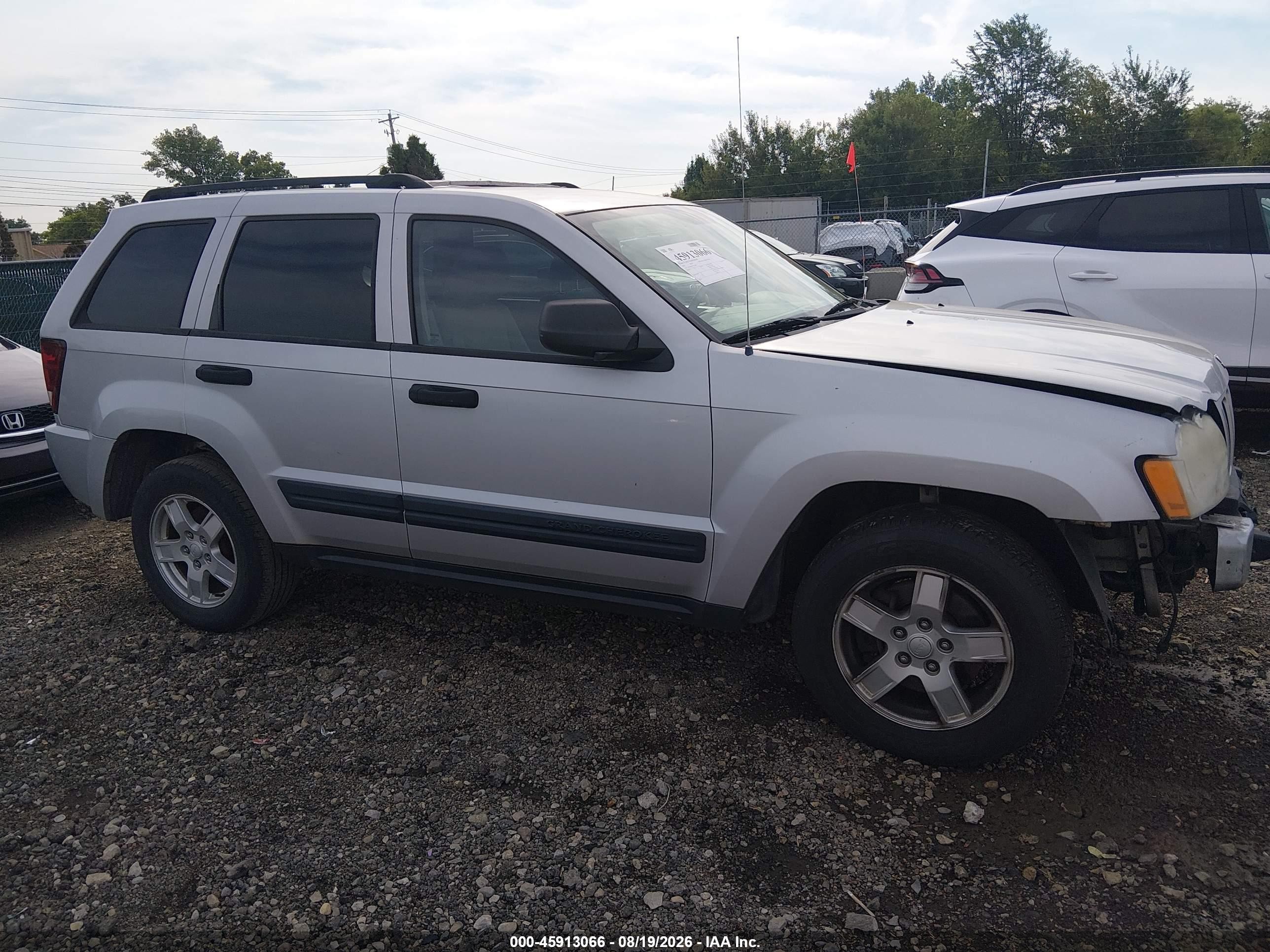 2005 Jeep Grand Cherokee Laredo Серебряный vin: 1J4GR48K95C714064