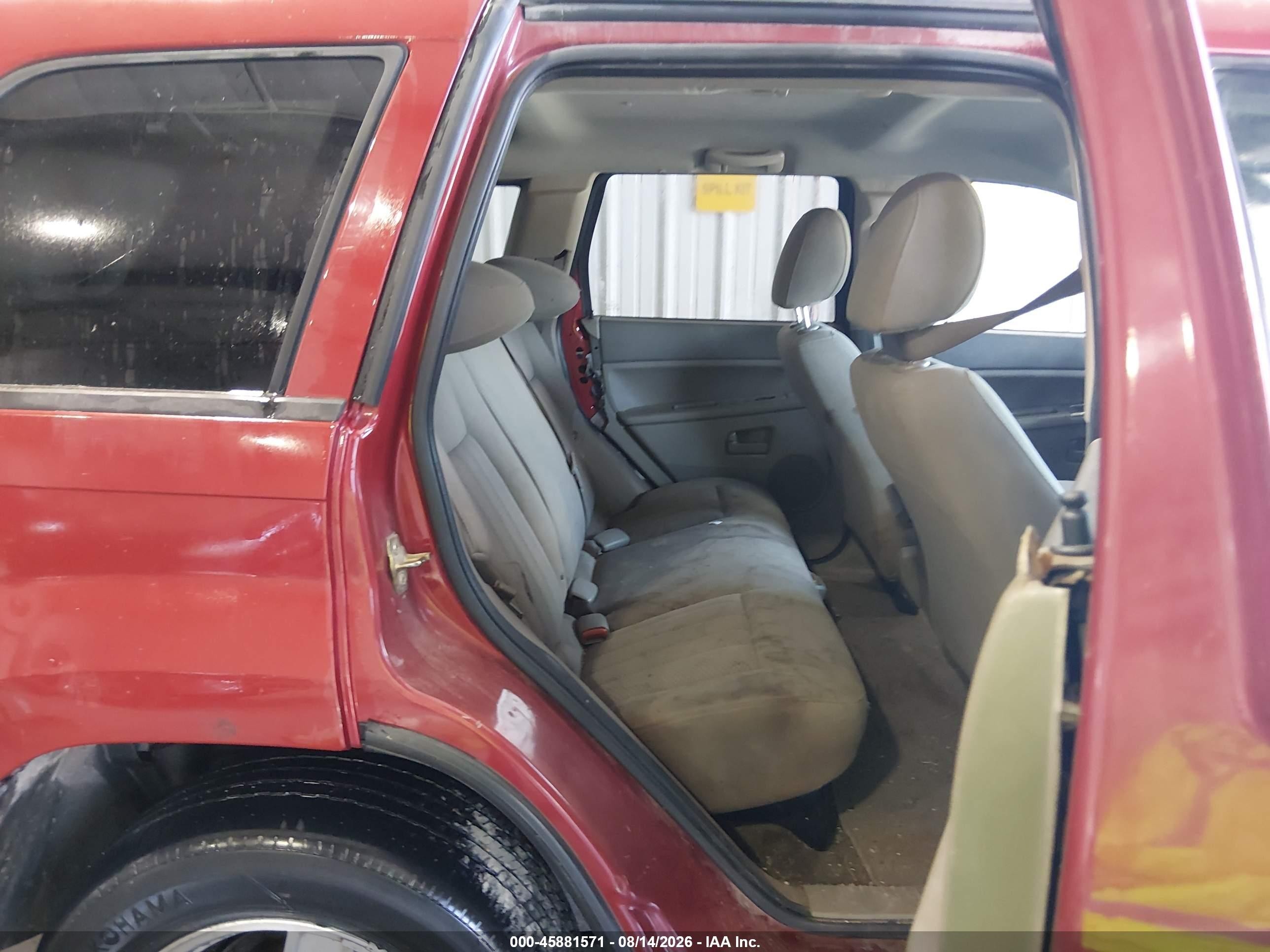 2006 Jeep Grand Cherokee Laredo Red vin: 1J4GR48K96C311641