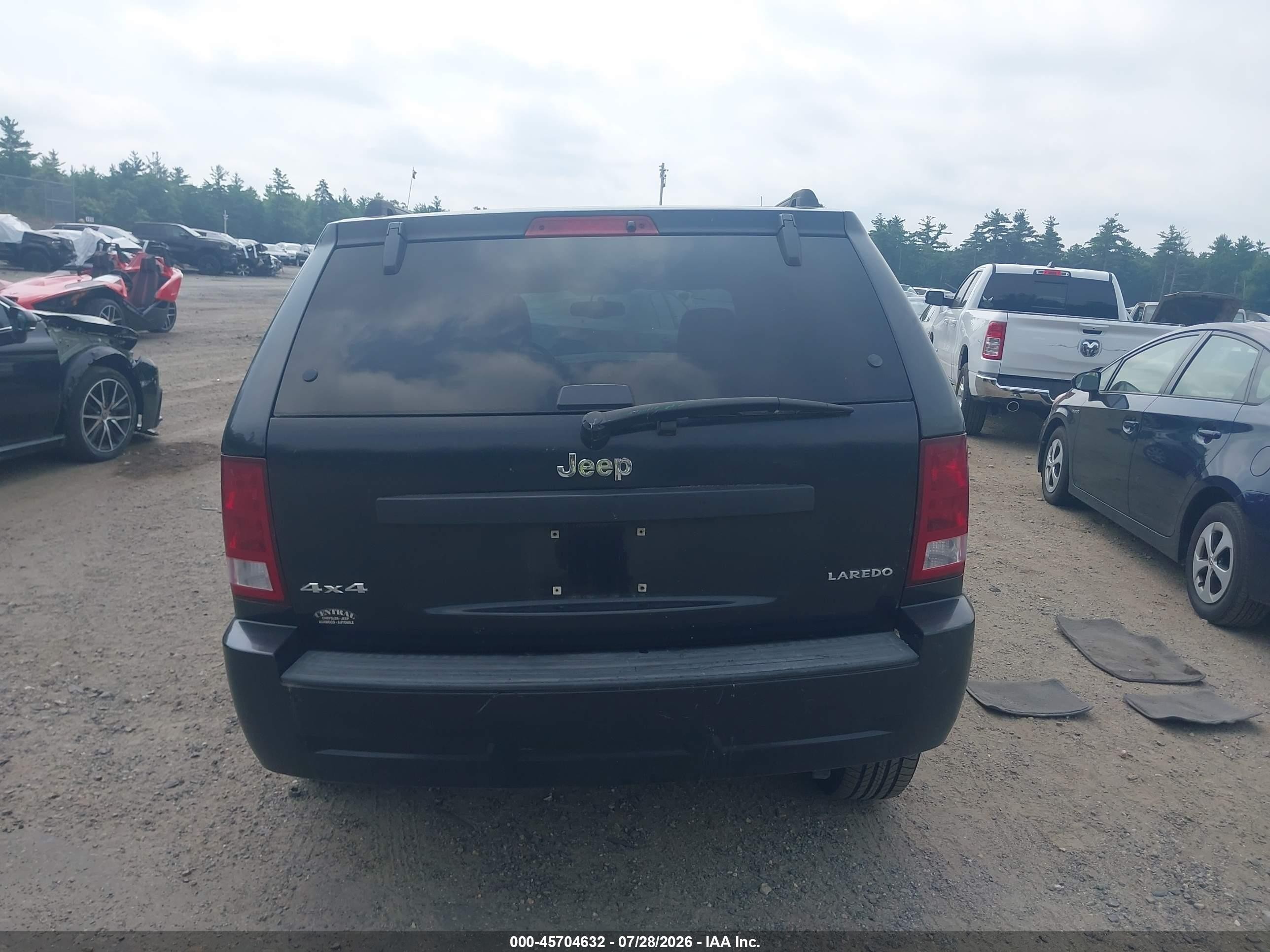 2005 Jeep Grand Cherokee Laredo Gray vin: 1J4GR48KX5C501673