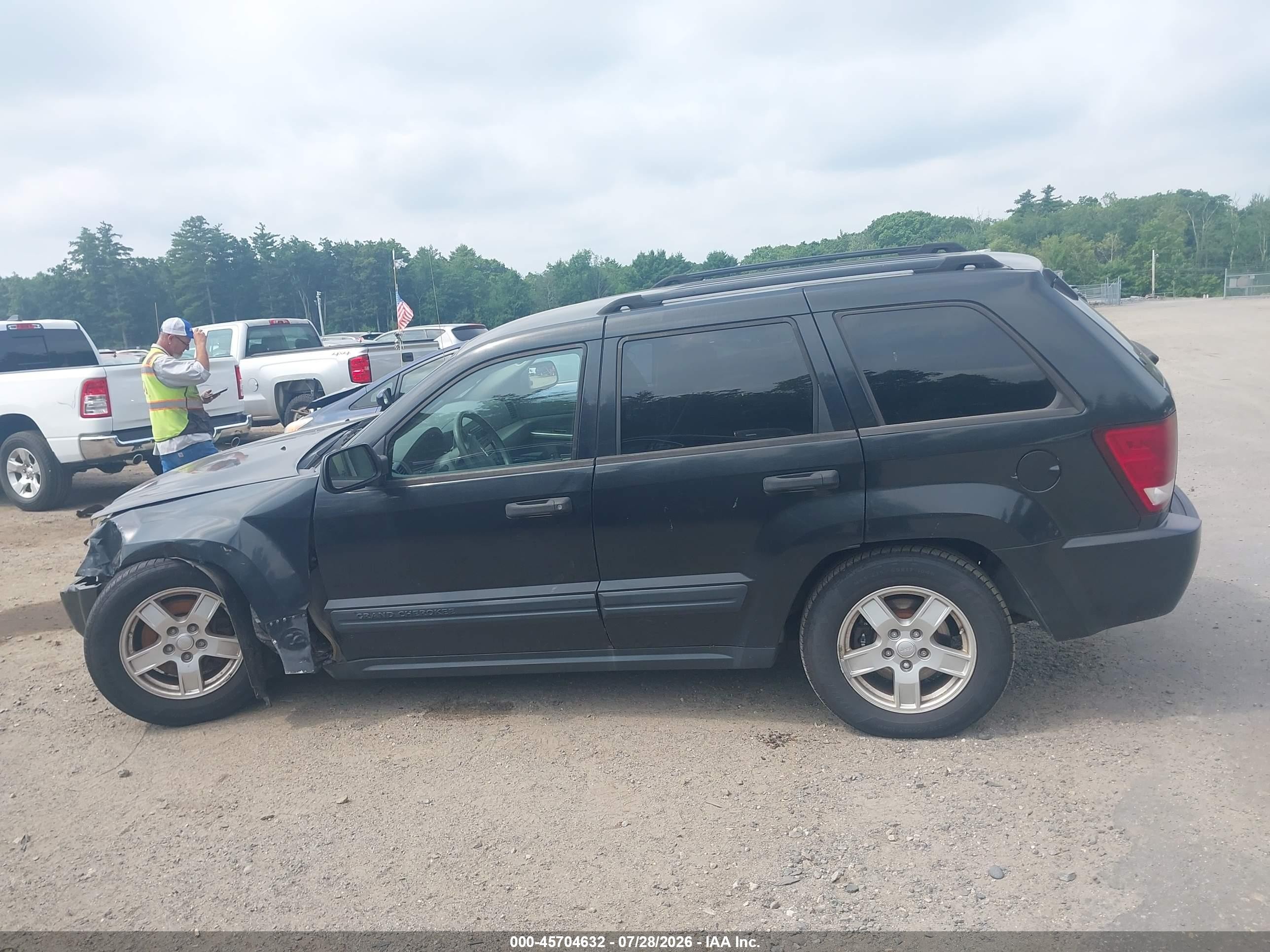 2005 Jeep Grand Cherokee Laredo Gray vin: 1J4GR48KX5C501673