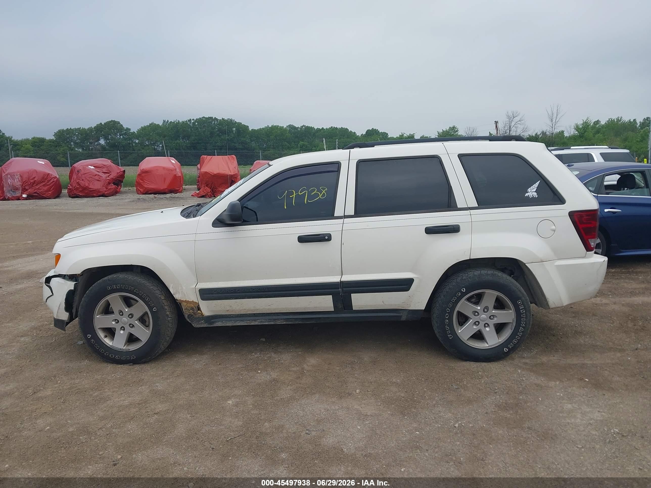 2005 Jeep Grand Cherokee Laredo White vin: 1J4GR48KX5C542336