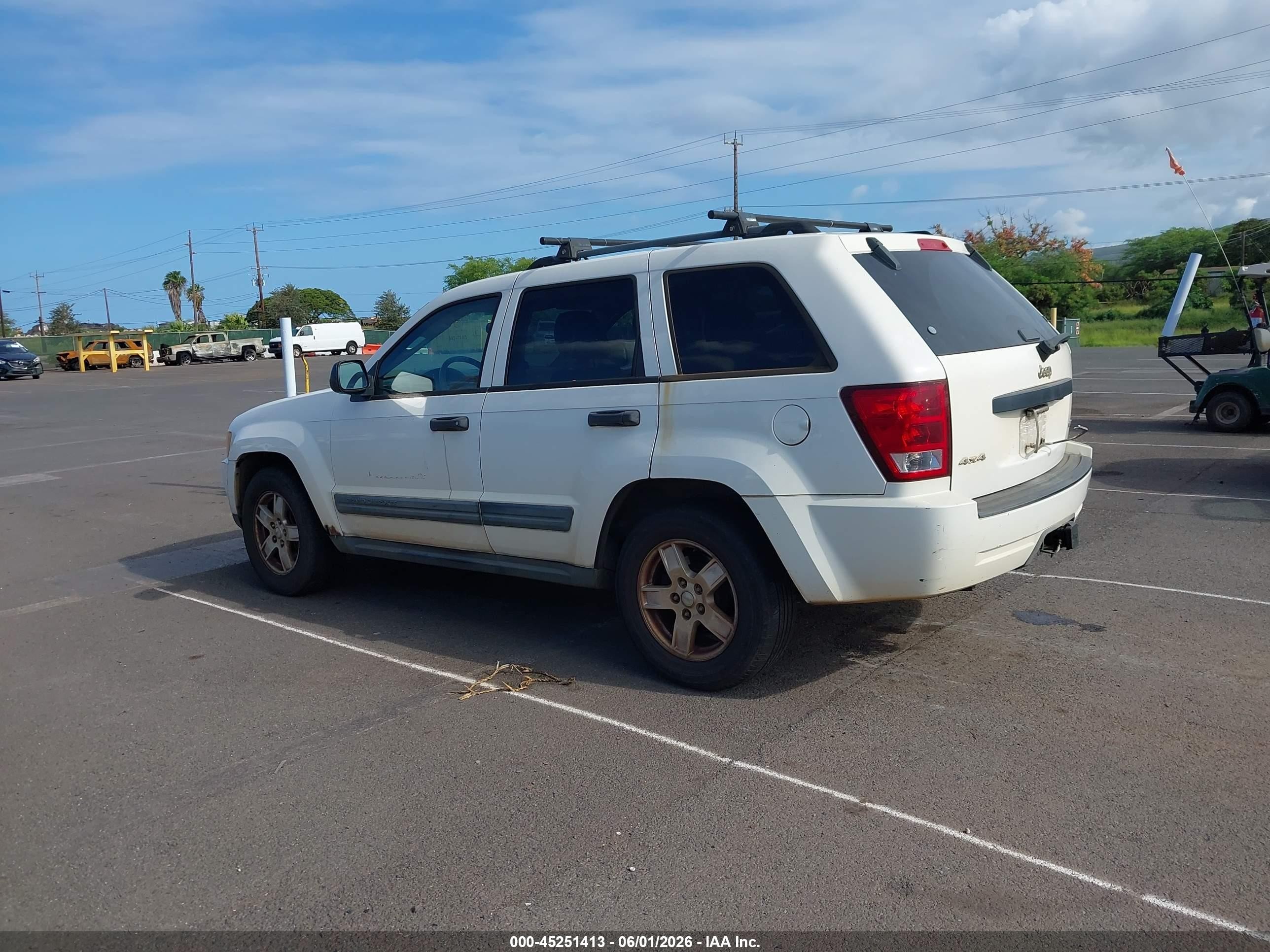2005 Jeep Grand Cherokee Laredo White vin: 1J4GR48KX5C722352