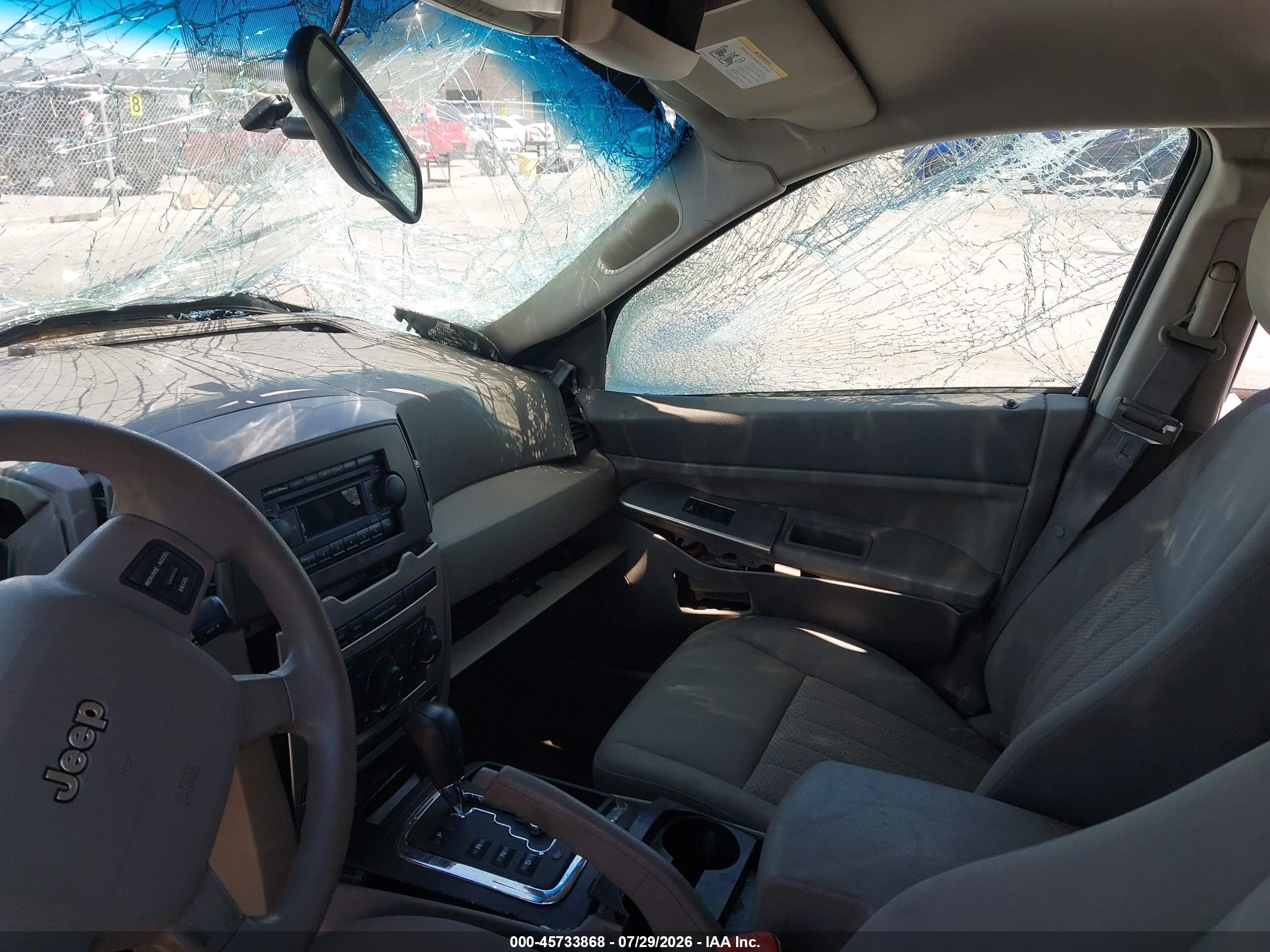 2005 Jeep Grand Cherokee Laredo Gold vin: 1J4GS48K05C526389