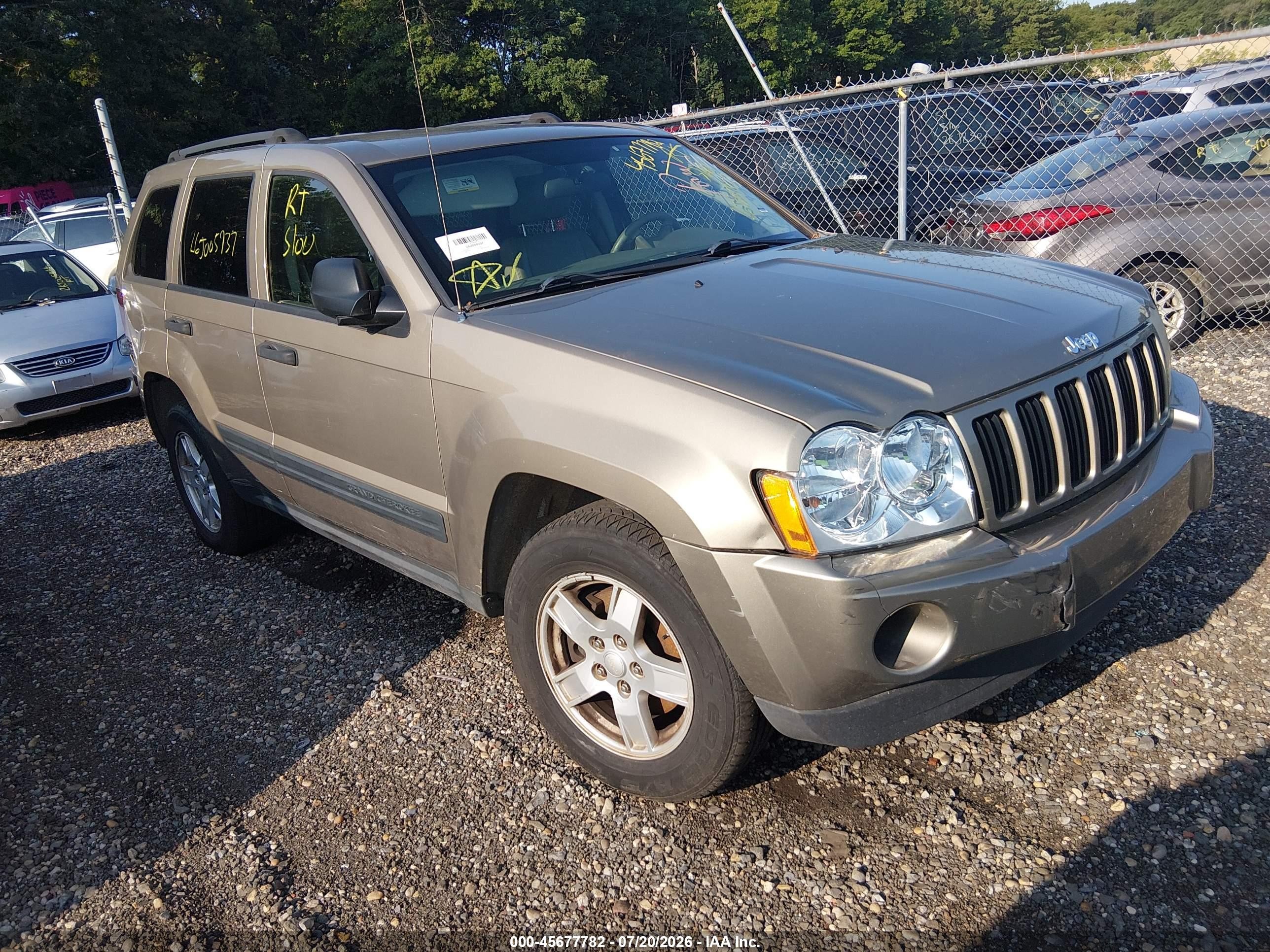 2005 Jeep Grand Cherokee Laredo Gold vin: 1J4GS48K05C563474