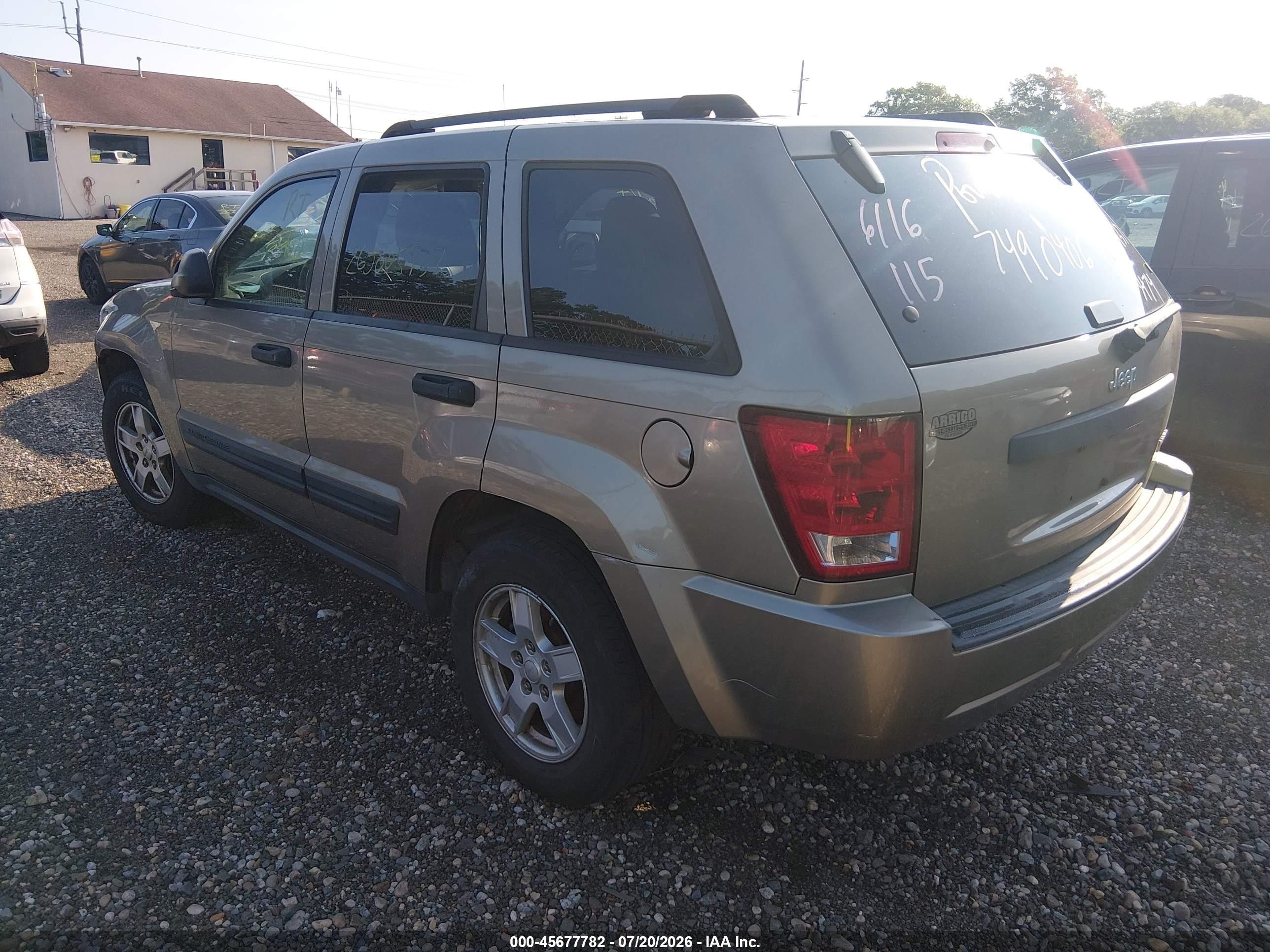 2005 Jeep Grand Cherokee Laredo Gold vin: 1J4GS48K05C563474