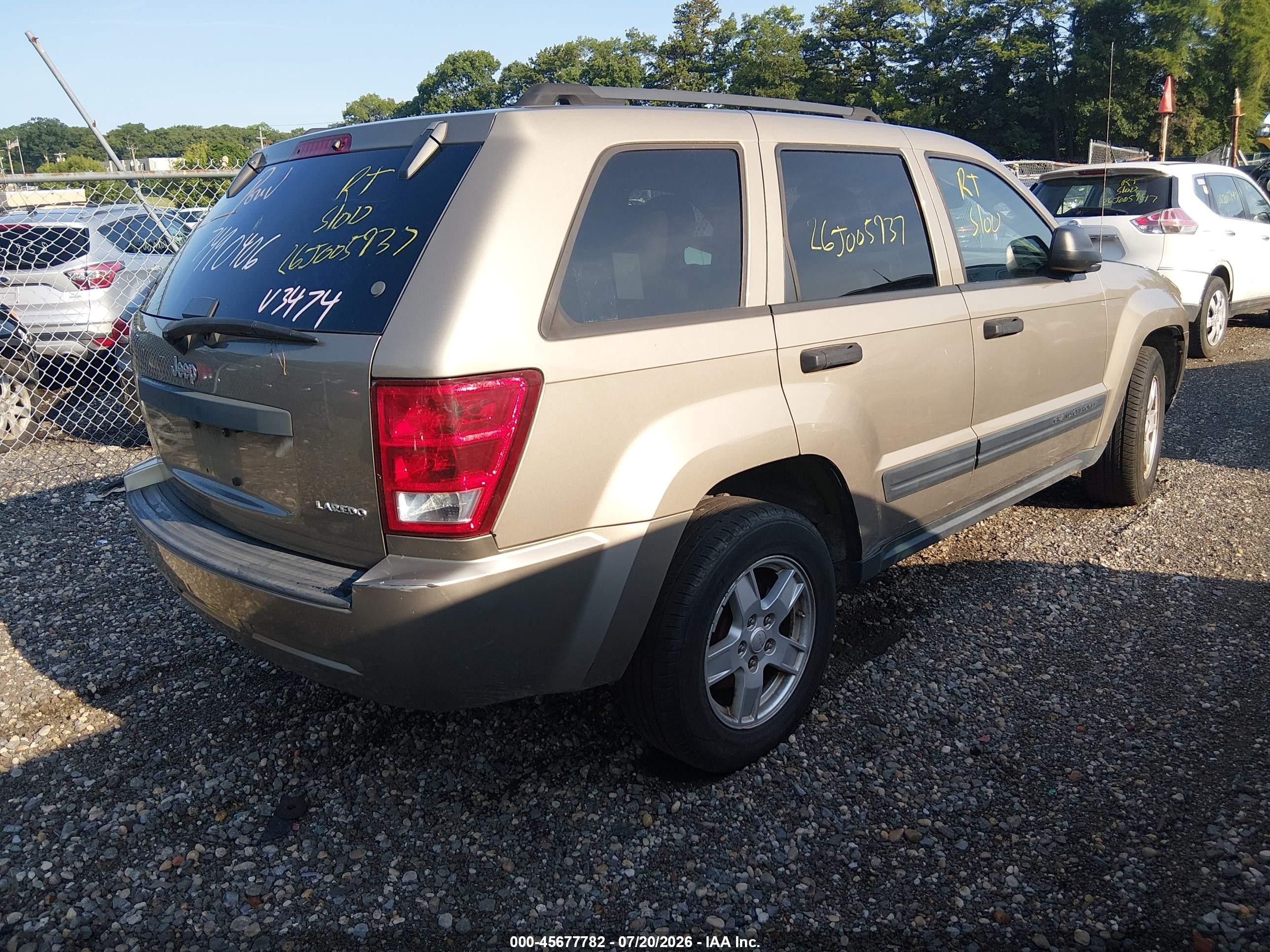 2005 Jeep Grand Cherokee Laredo Gold vin: 1J4GS48K05C563474