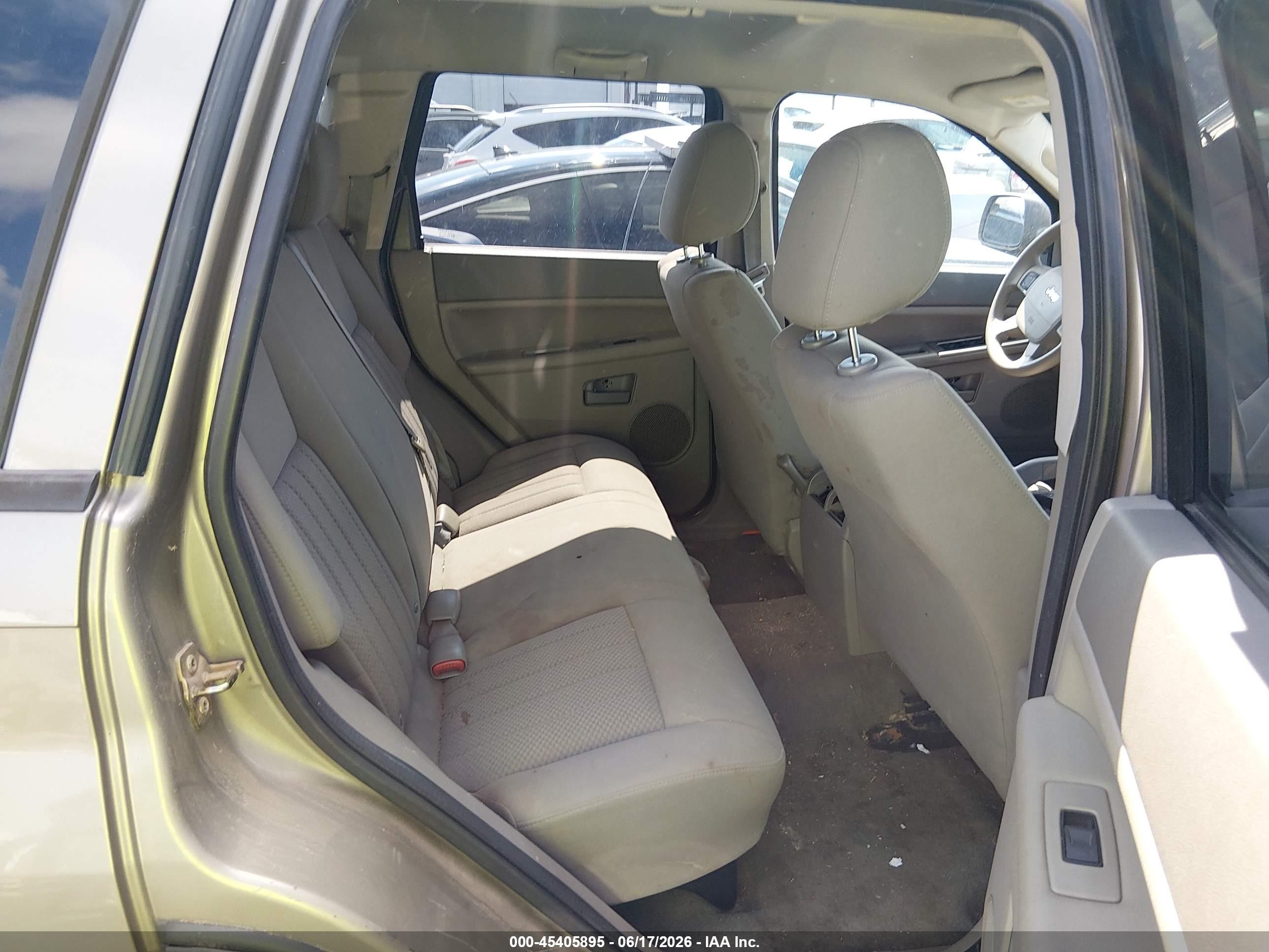 2005 Jeep Grand Cherokee Laredo Желто-коричневый vin: 1J4GS48K05C668872