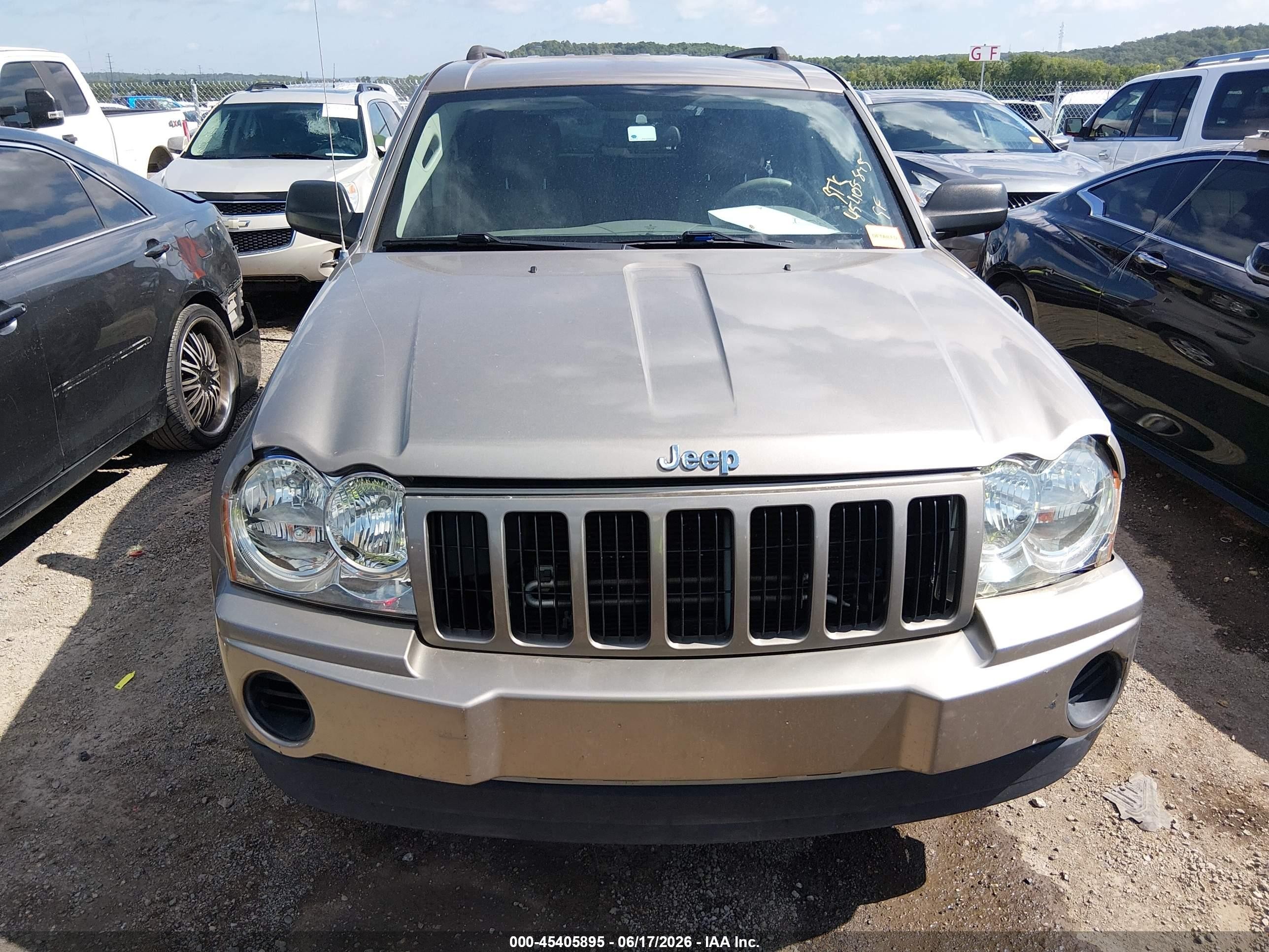 2005 Jeep Grand Cherokee Laredo Желто-коричневый vin: 1J4GS48K05C668872