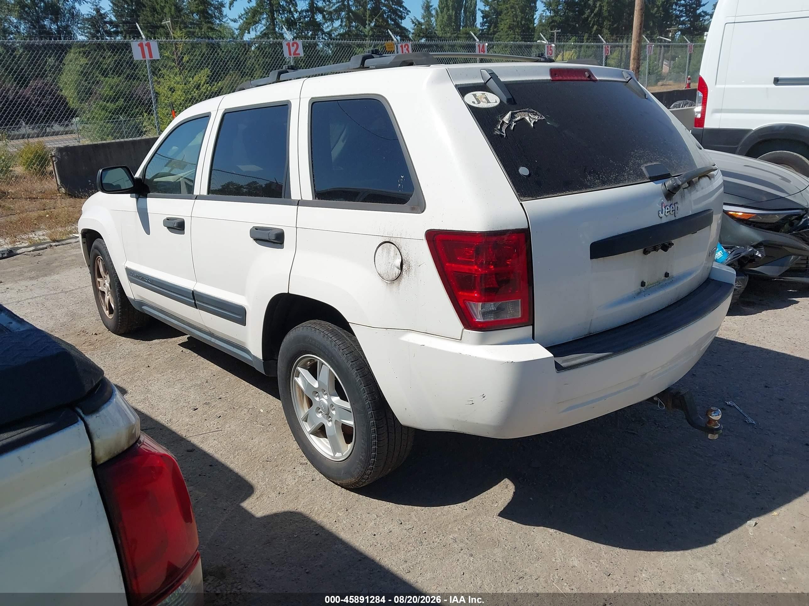 2005 Jeep Grand Cherokee Laredo White vin: 1J4GS48K15C541855