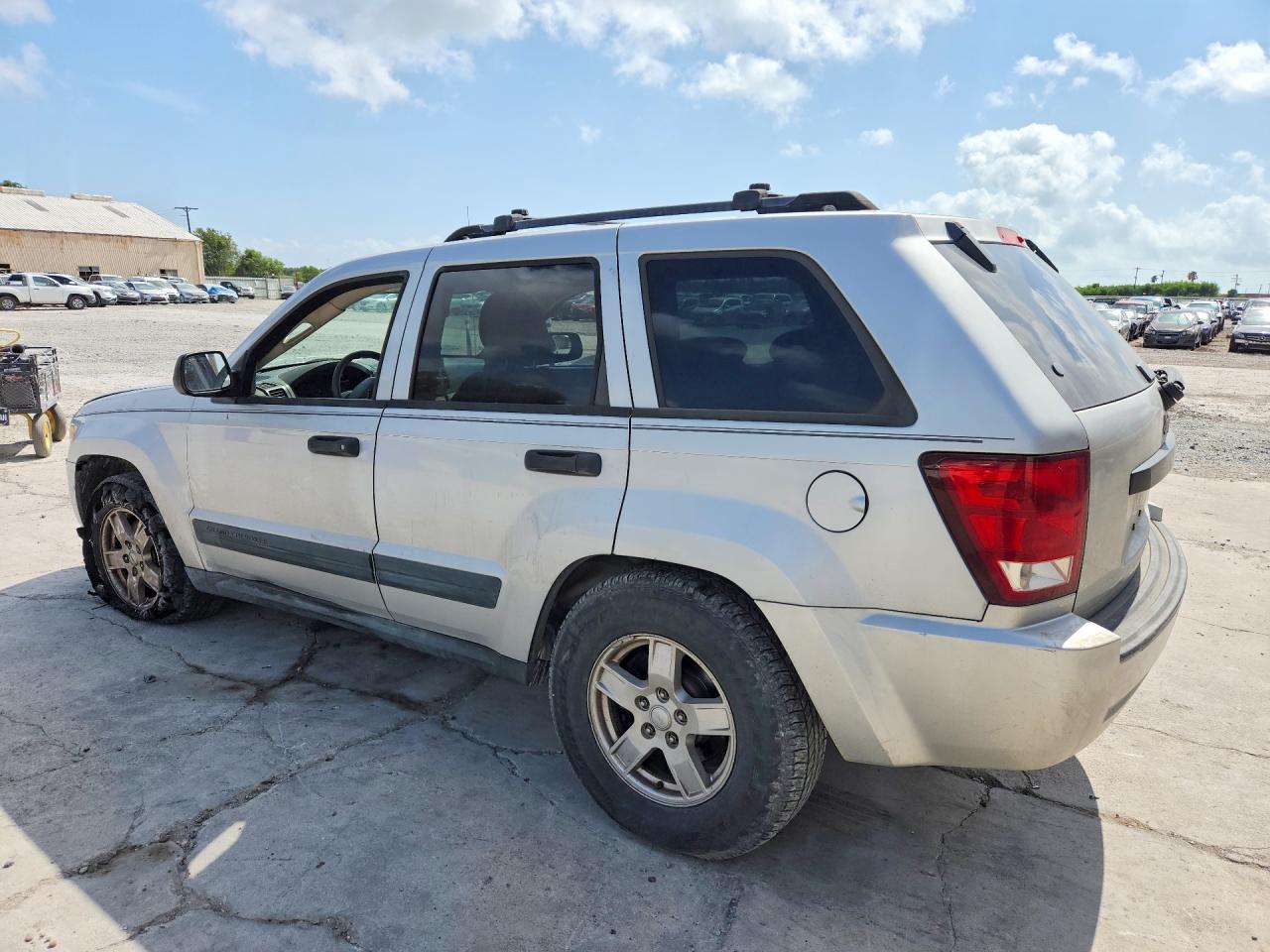 2005 Jeep Grand Cherokee Laredo Silver vin: 1J4GS48K25C689805