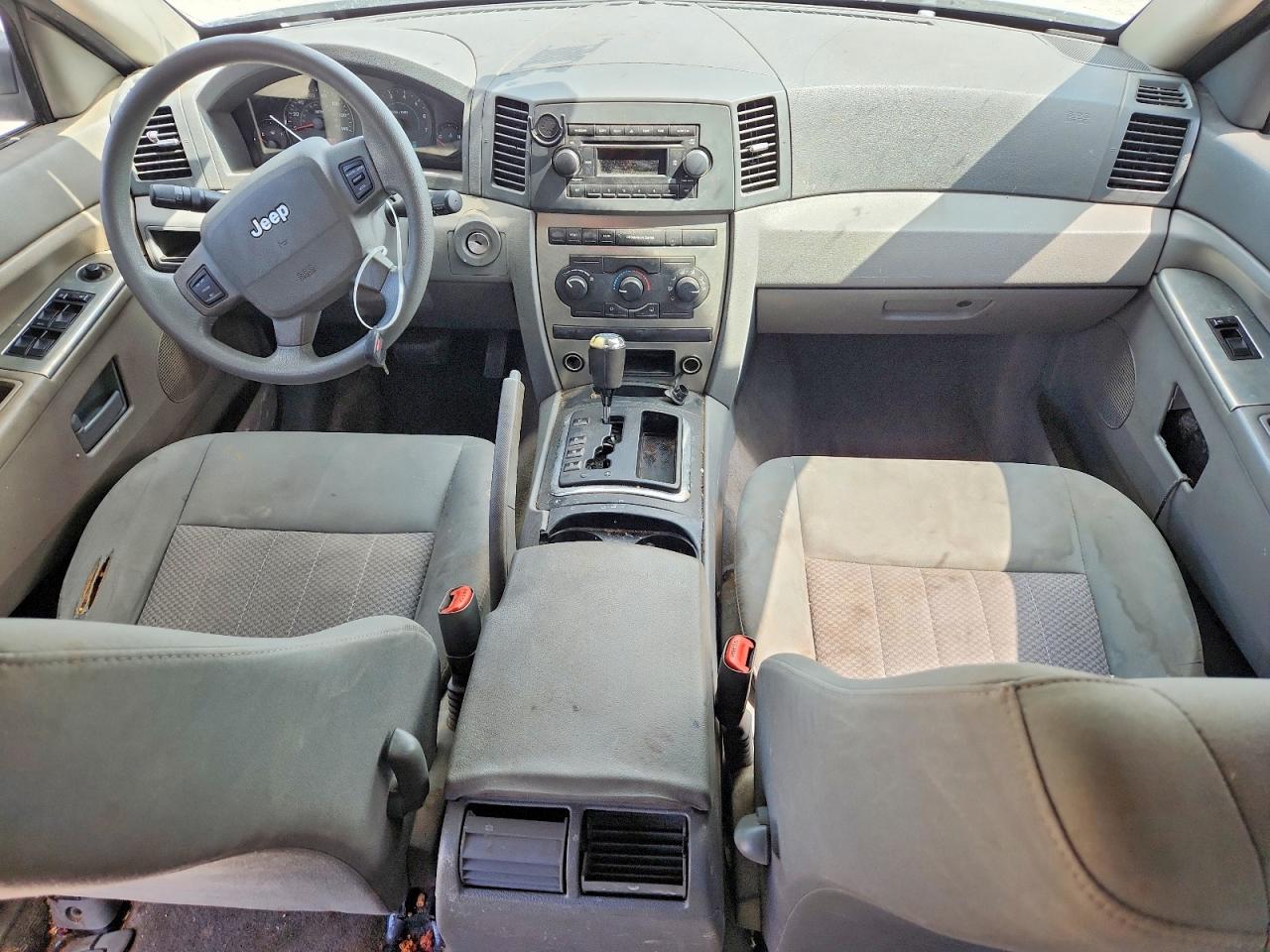 2005 Jeep Grand Cherokee Laredo Silver vin: 1J4GS48K25C689805
