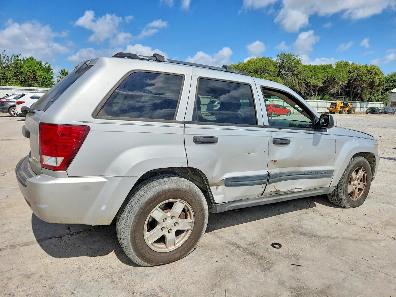 2005 Jeep Grand Cherokee Laredo Silver vin: 1J4GS48K25C689805
