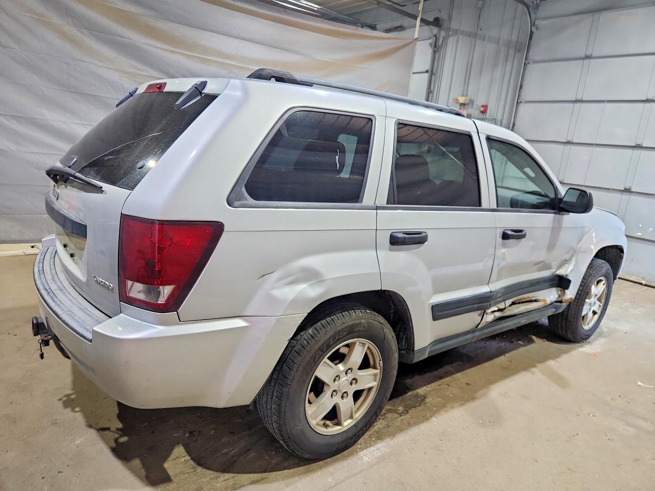 2005 Jeep Grand Cherokee Laredo Silver vin: 1J4GS48K35C621271