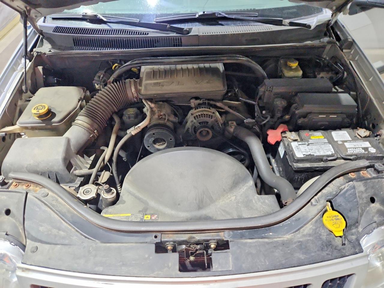 2005 Jeep Grand Cherokee Laredo Silver vin: 1J4GS48K35C621271